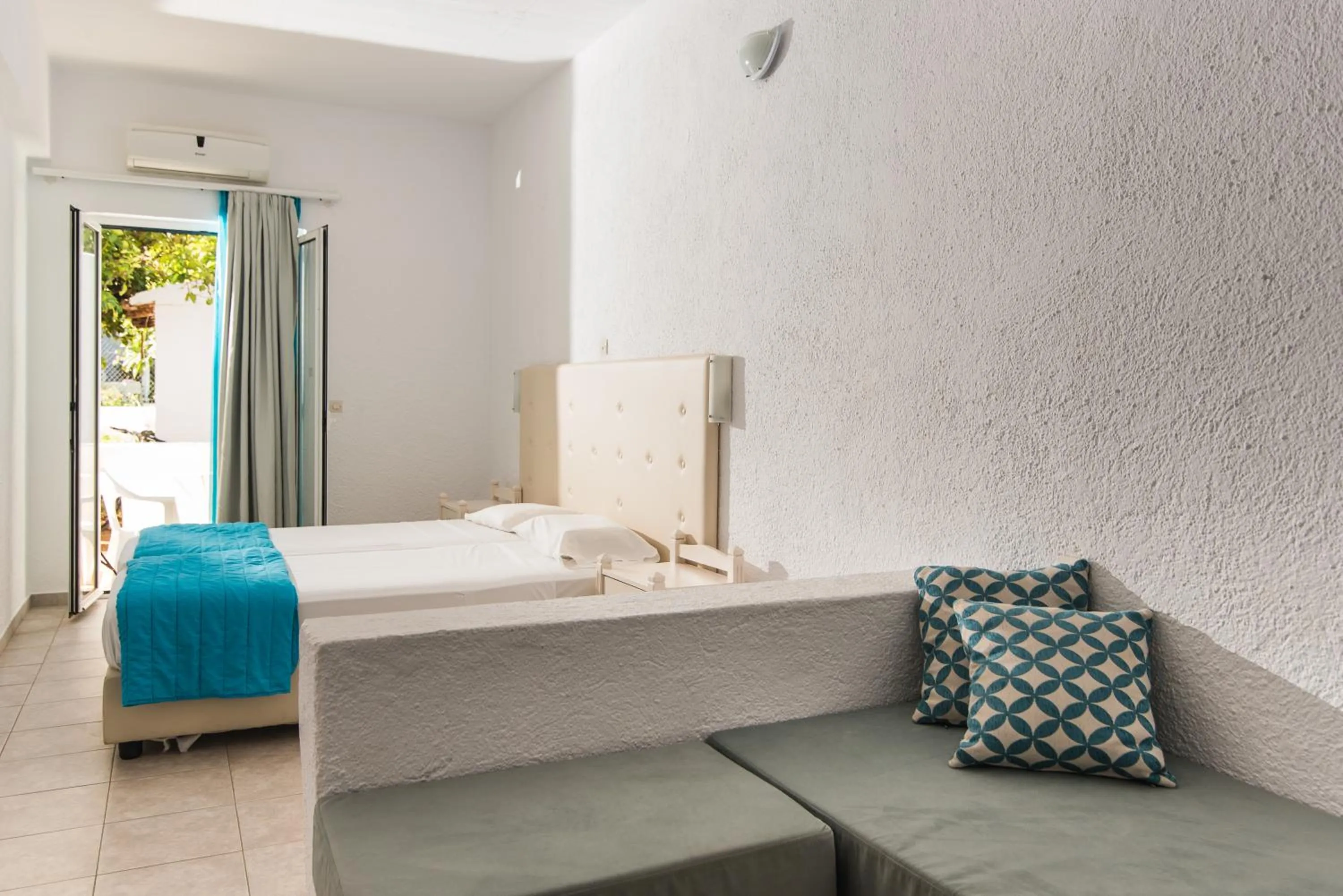 Balcony/Terrace, Bed in Ibiscus Hotel Malia