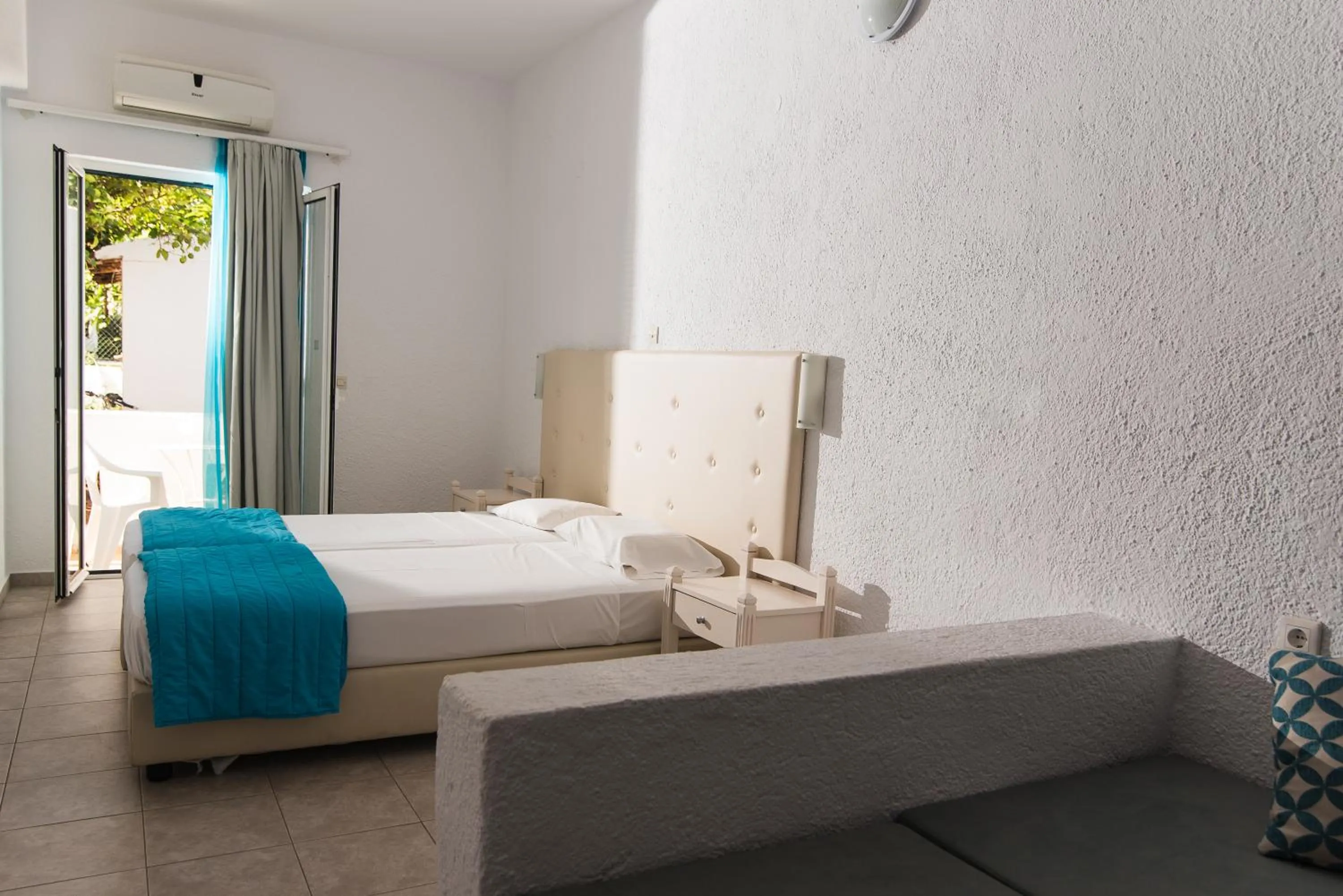 Balcony/Terrace, Bed in Ibiscus Hotel Malia