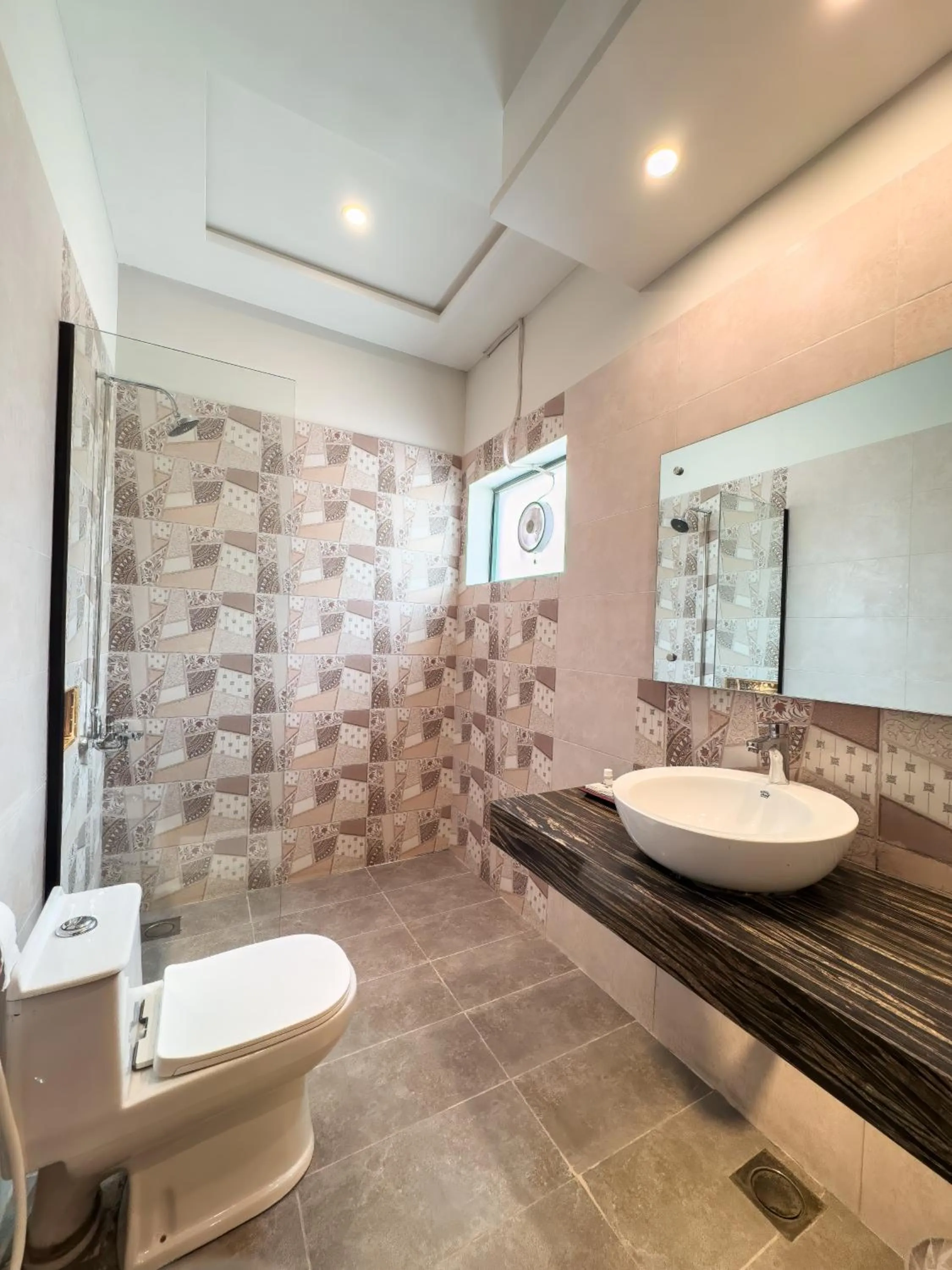 Bathroom in Grand Shalimar Hotel