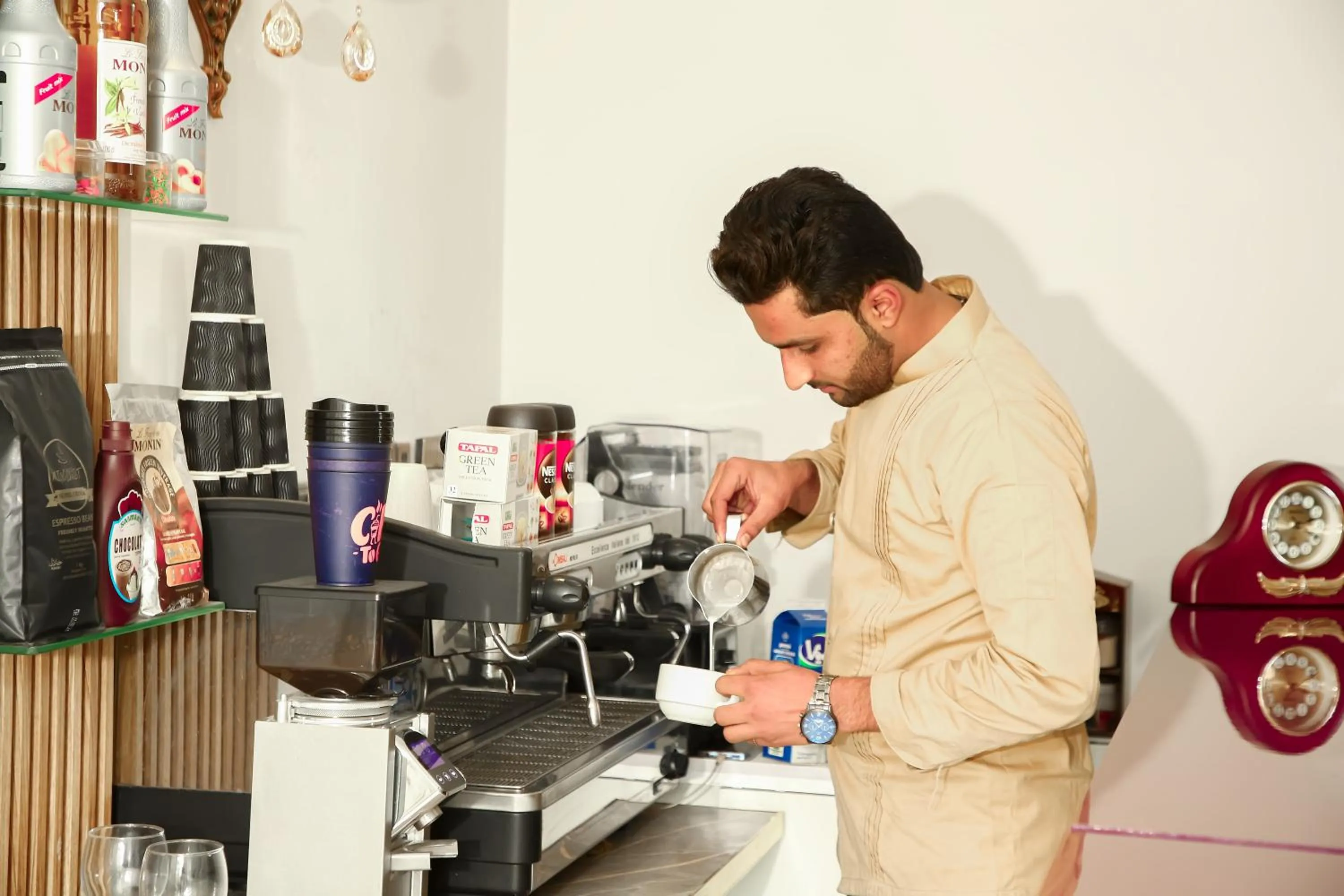 Coffee/tea facilities in Grand Shalimar Hotel