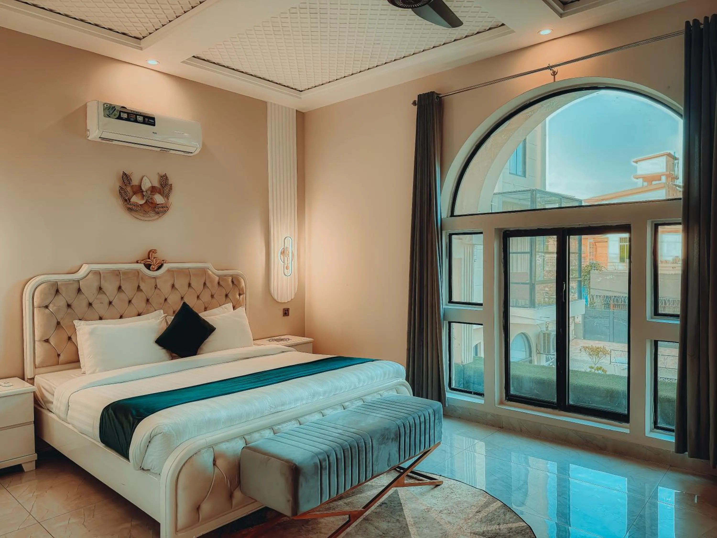 Bed in Grand Shalimar Hotel