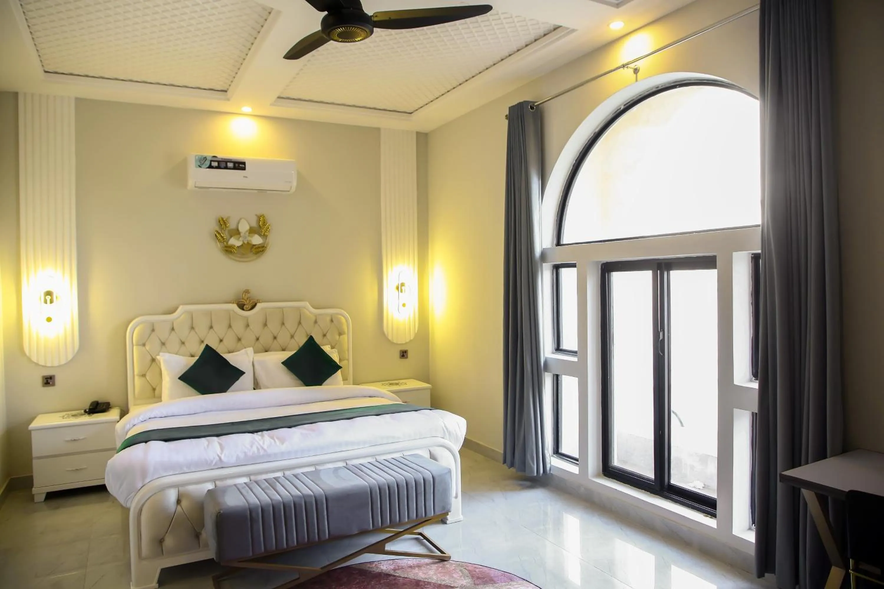 Bed in Grand Shalimar Hotel