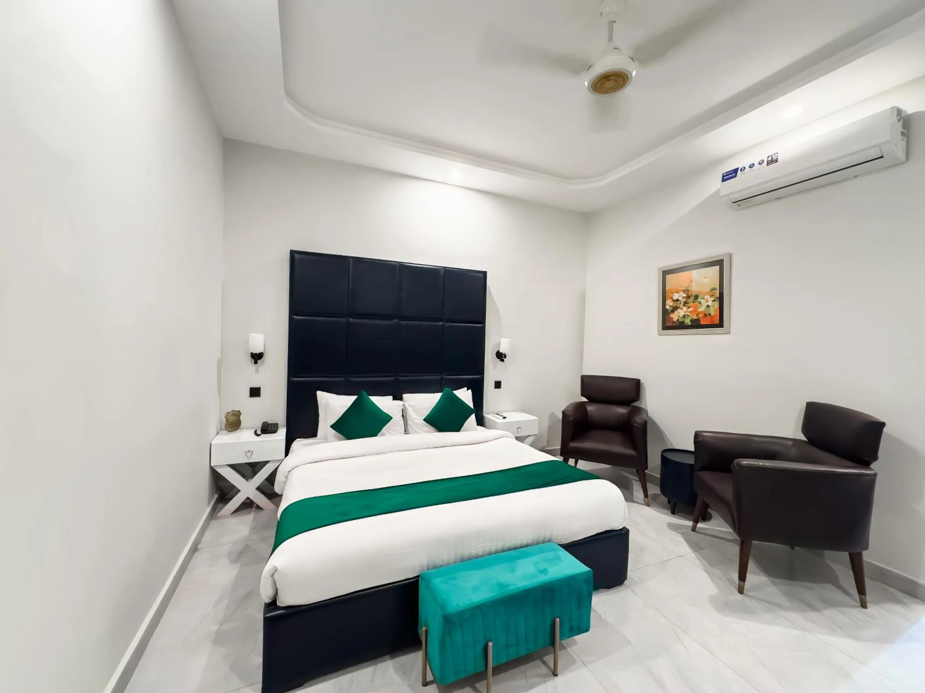 Bed in Grand Shalimar Hotel