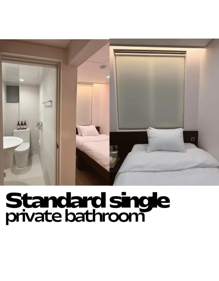 Photo of the whole room, Bed in CrashinYongsan guest house