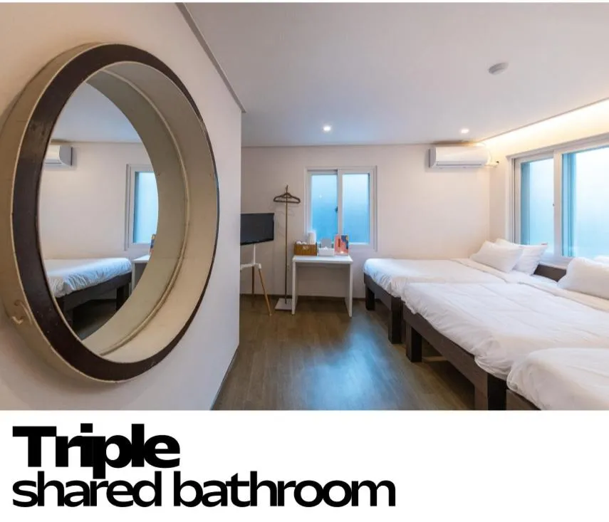 Photo of the whole room, Bed in CrashinYongsan guest house