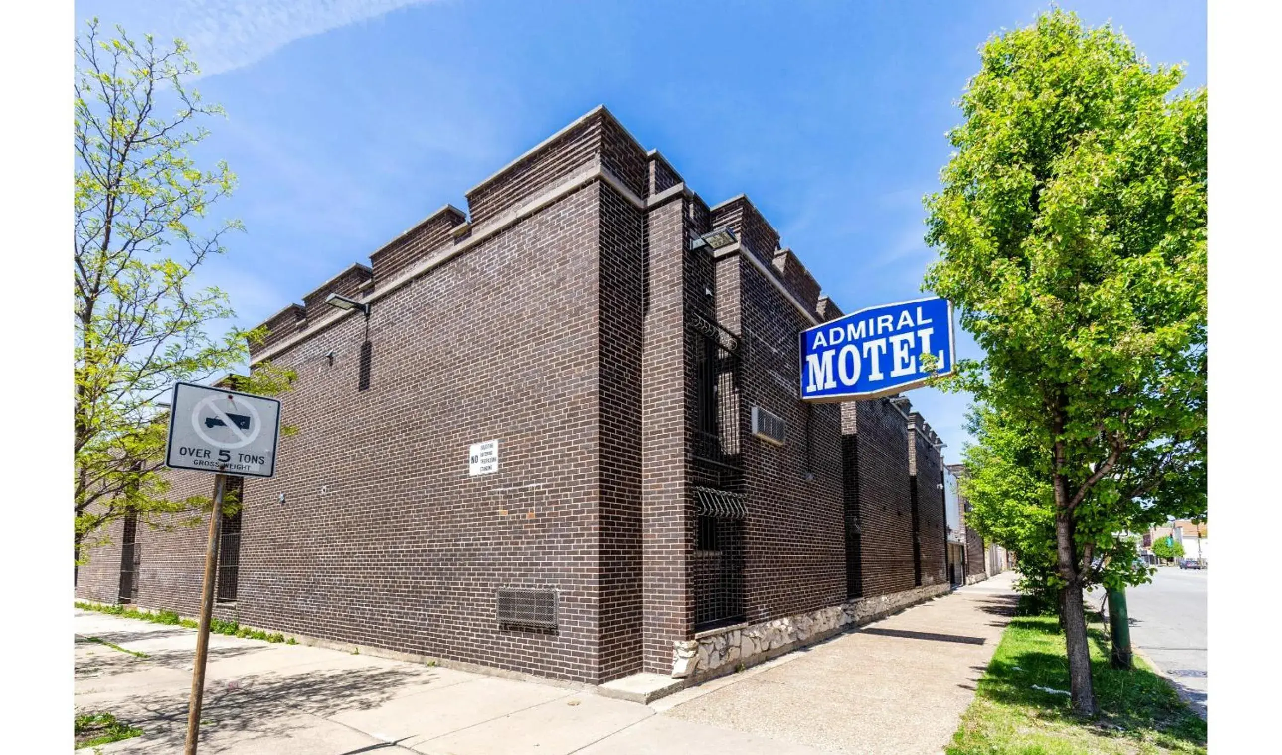 Facade/entrance in Admiral Motel By OYO Chicago I-94 Facade/entrance in Admiral Motel By OYO Chicago I-94