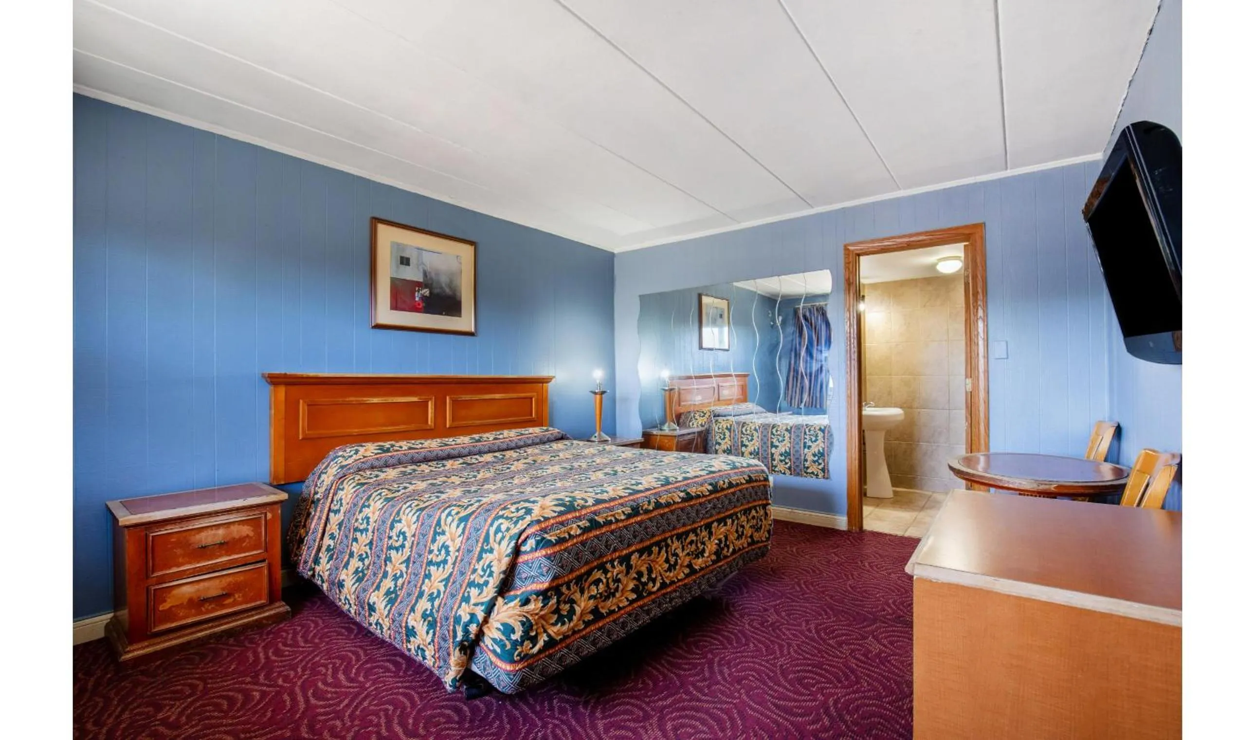 Bedroom, Bed in Admiral Motel By OYO Chicago I-94