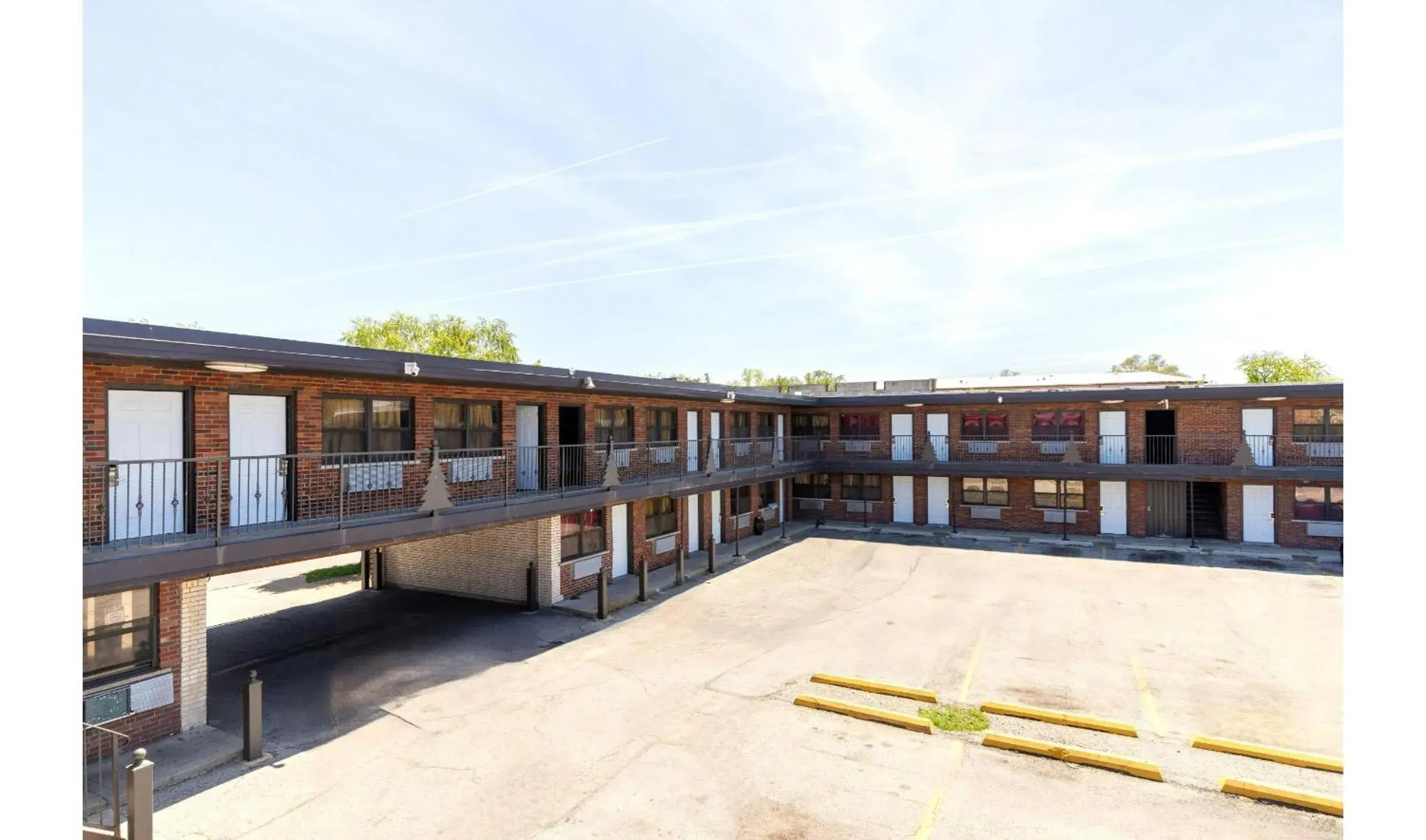 Property building in Admiral Motel By OYO Chicago I-94 Property building in Admiral Motel By OYO Chicago I-94