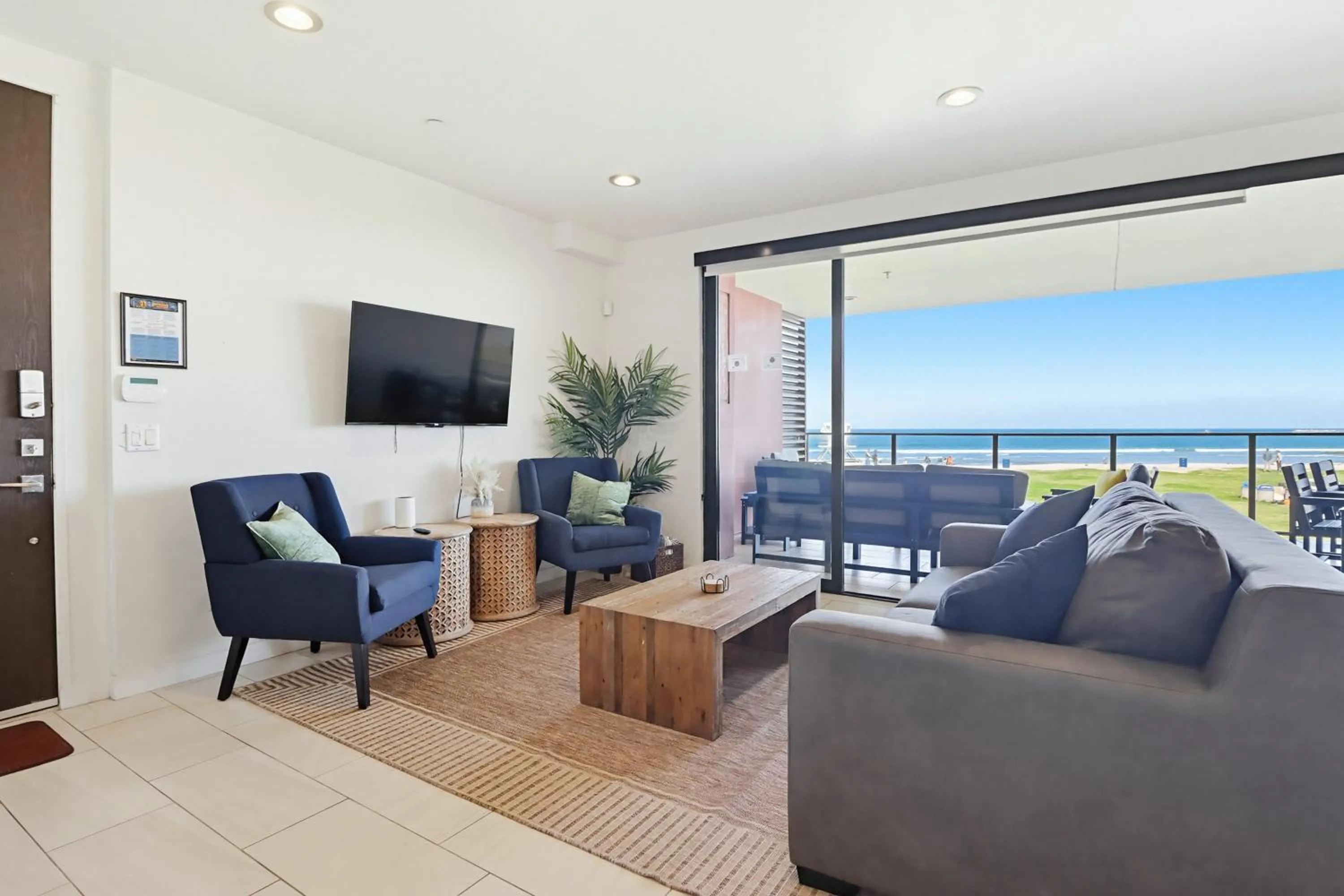 Living room in Ocean Park 03