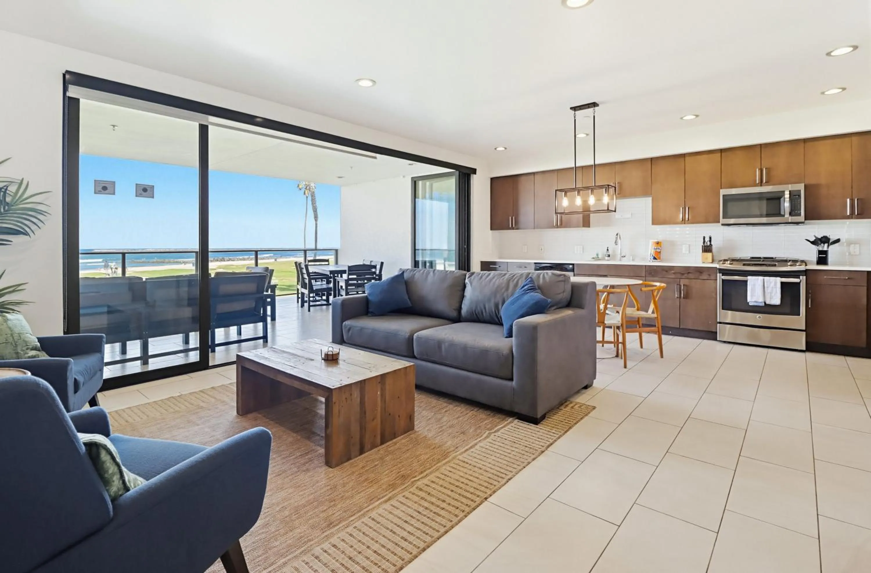 Living room in Ocean Park 03