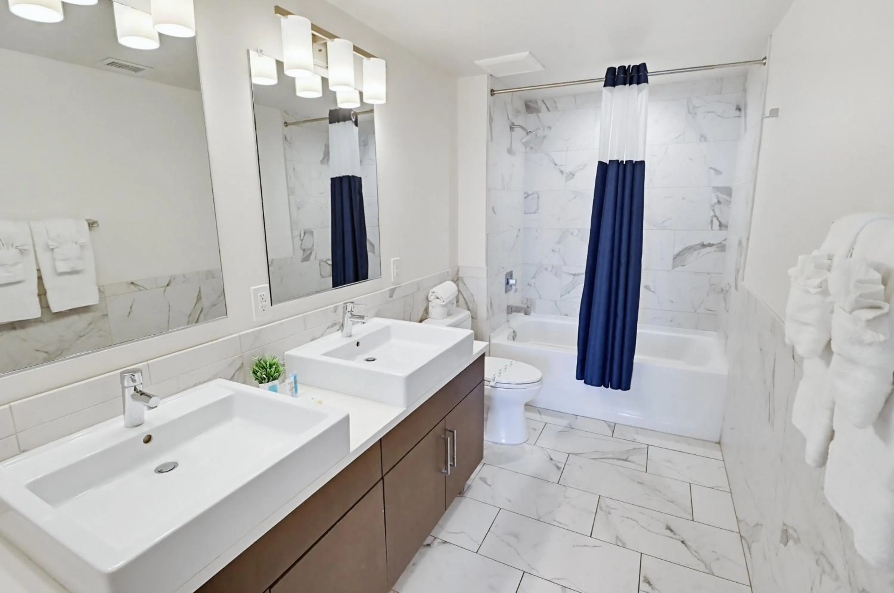 Bathroom in Ocean Park 03