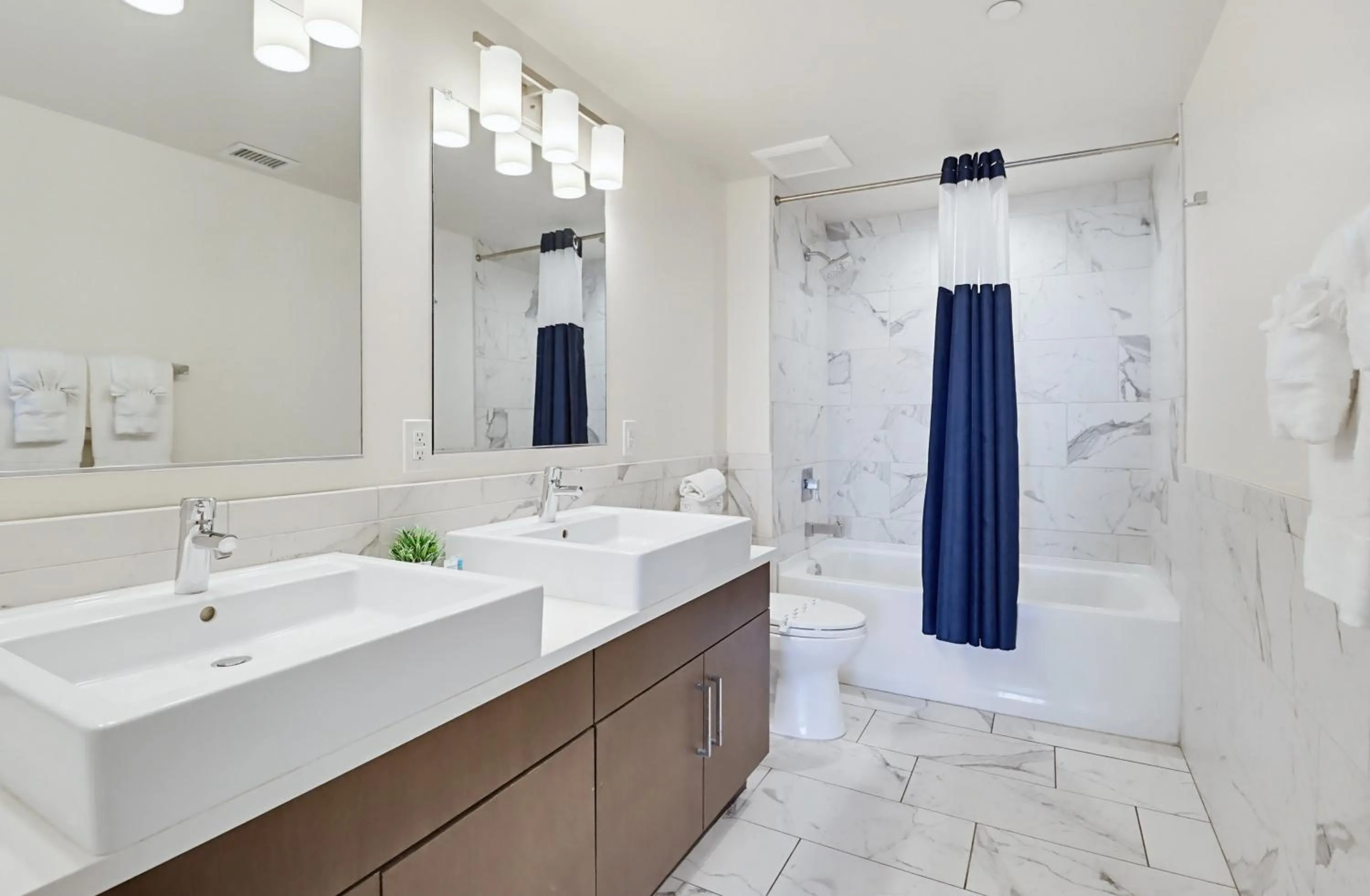 Bathroom in Ocean Park 03