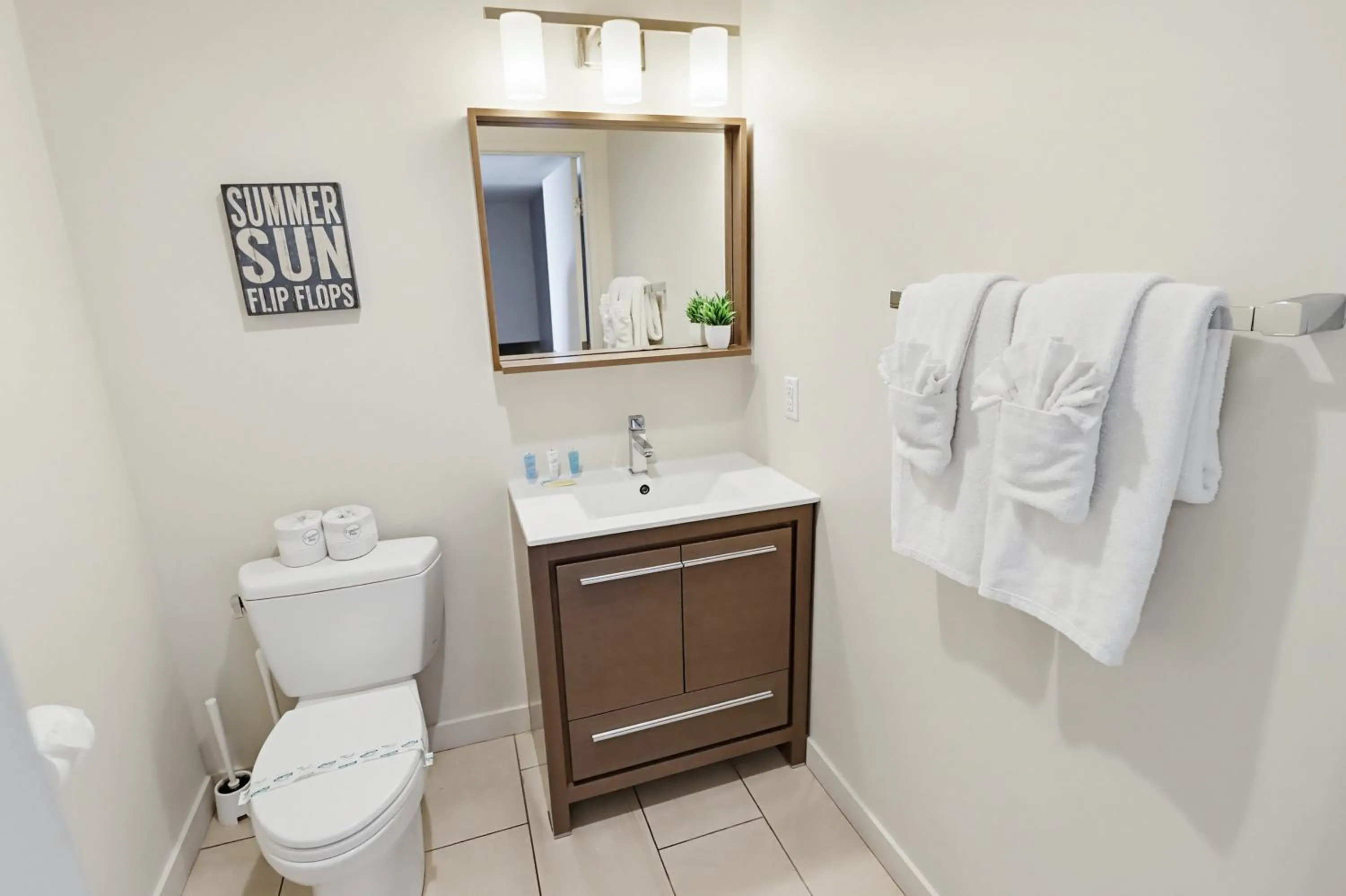Bathroom in Ocean Park 03