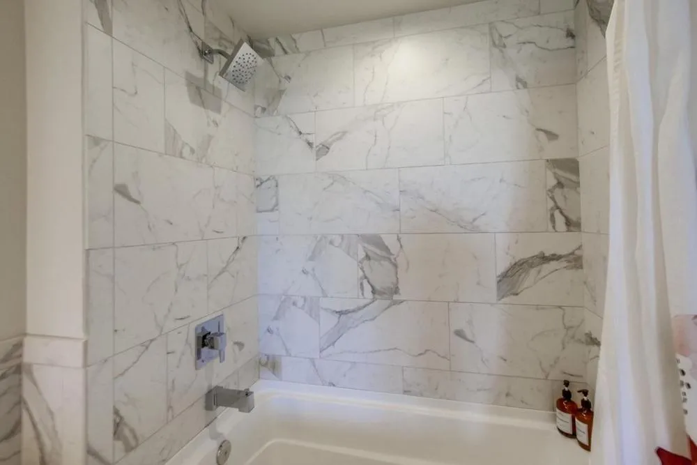Bathroom in Ocean Park 03