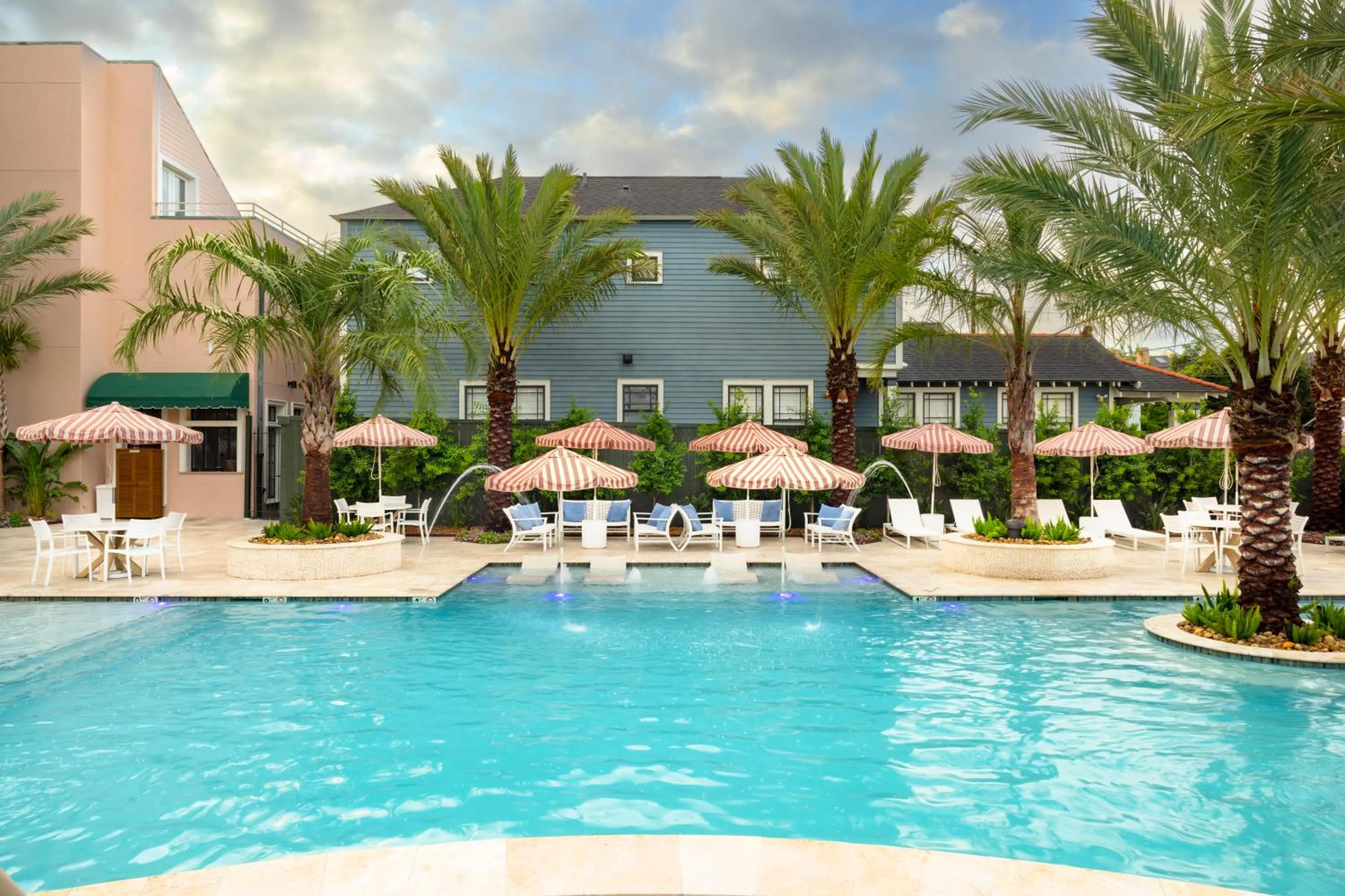 Garden District Hotel