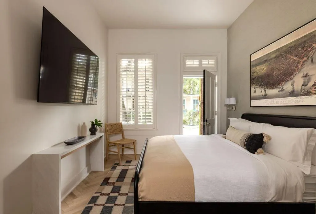 Bed in Garden District Hotel