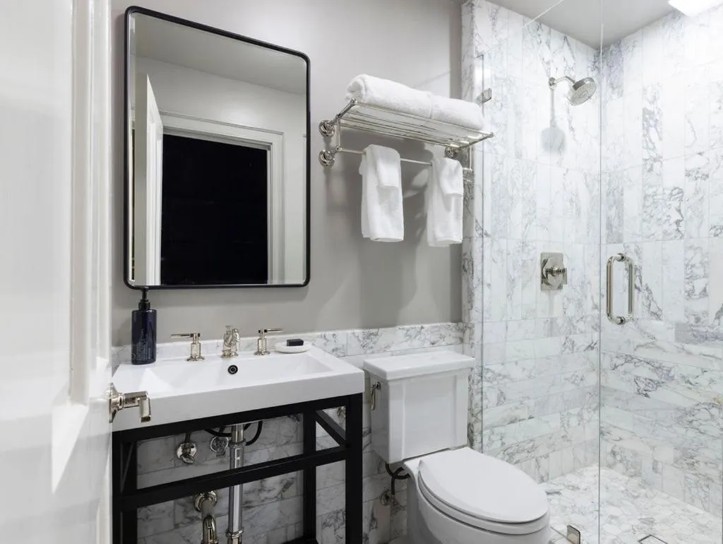 Garden District Hotel