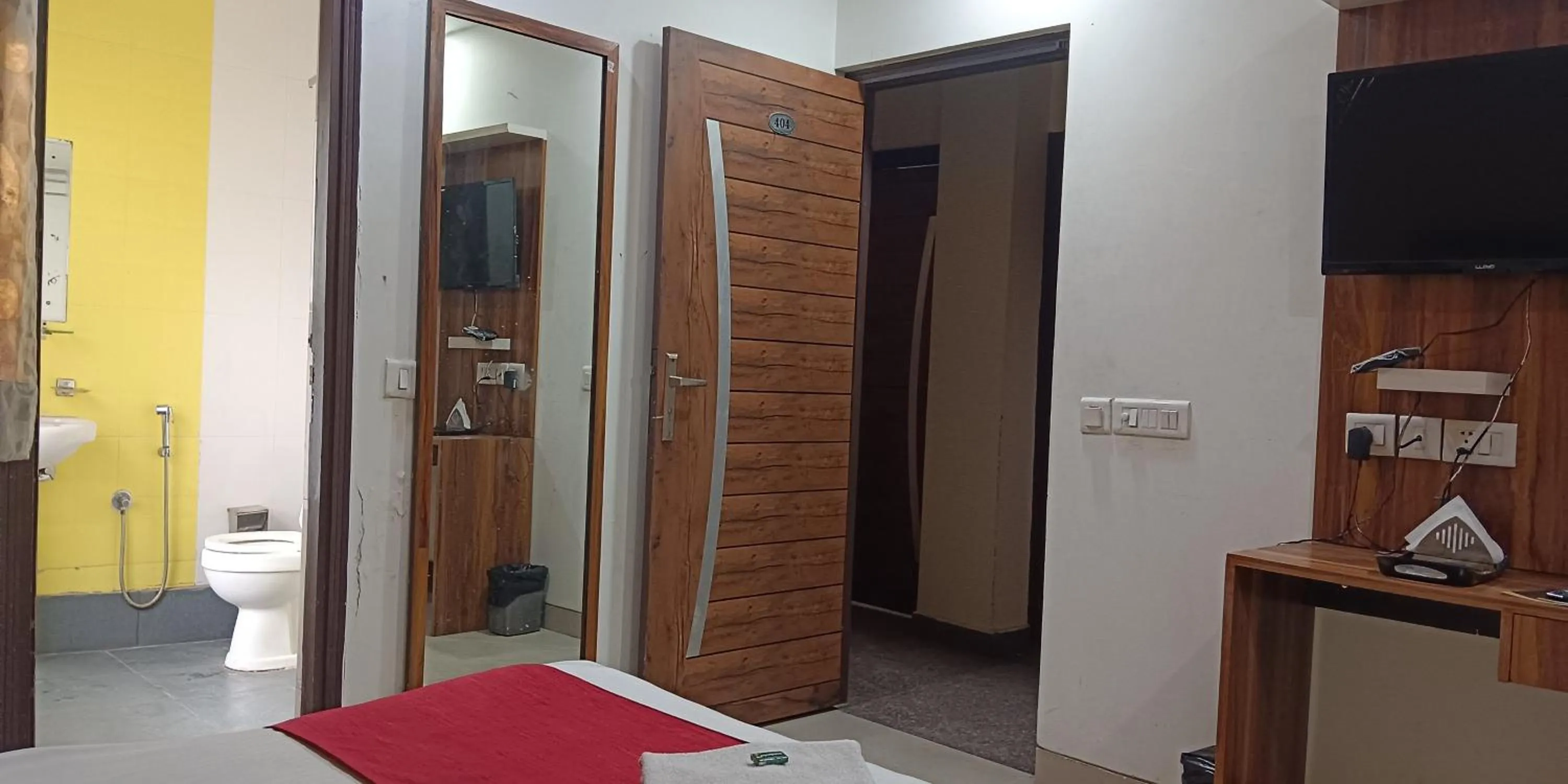 Bedroom, Bed in Hotel RTS Plaza Near IGI Airport