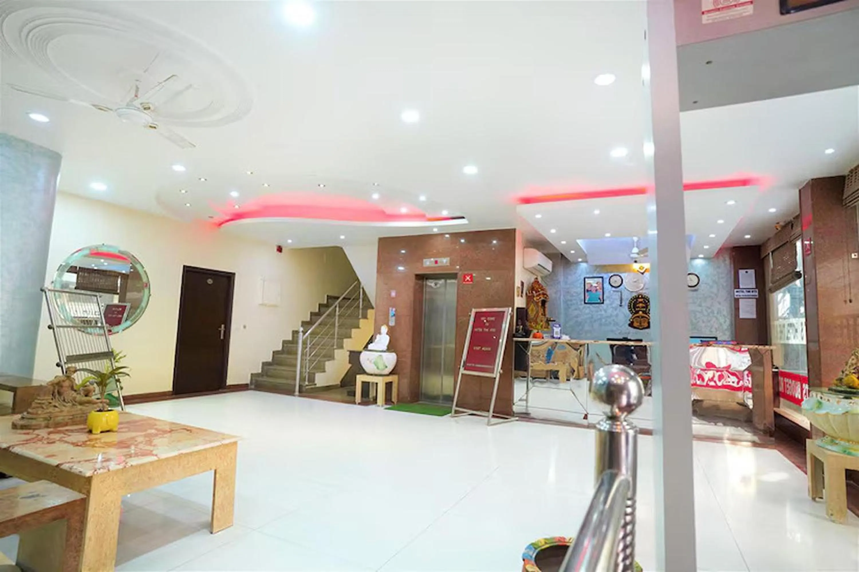 Lobby or reception in Hotel RTS Plaza Near IGI Airport