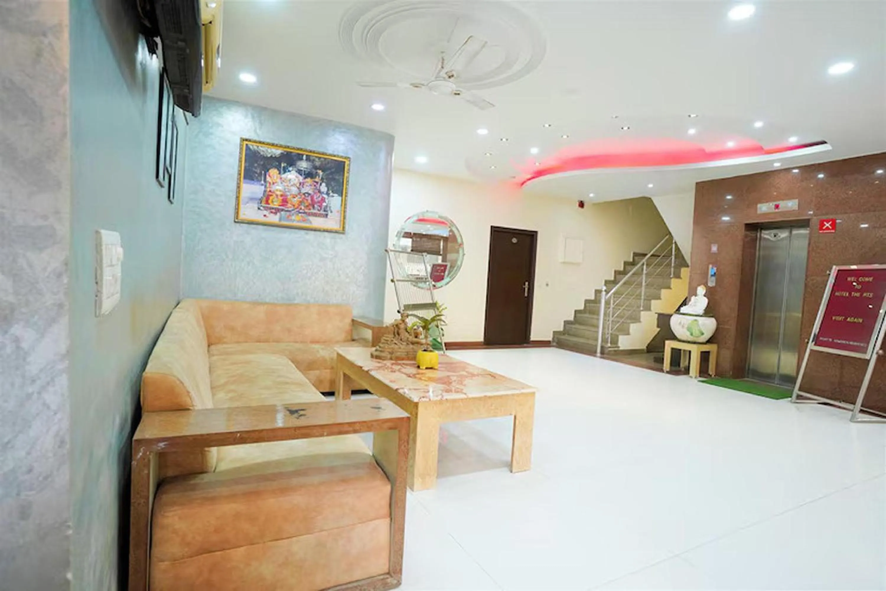 Lobby or reception in Hotel RTS Plaza Near IGI Airport