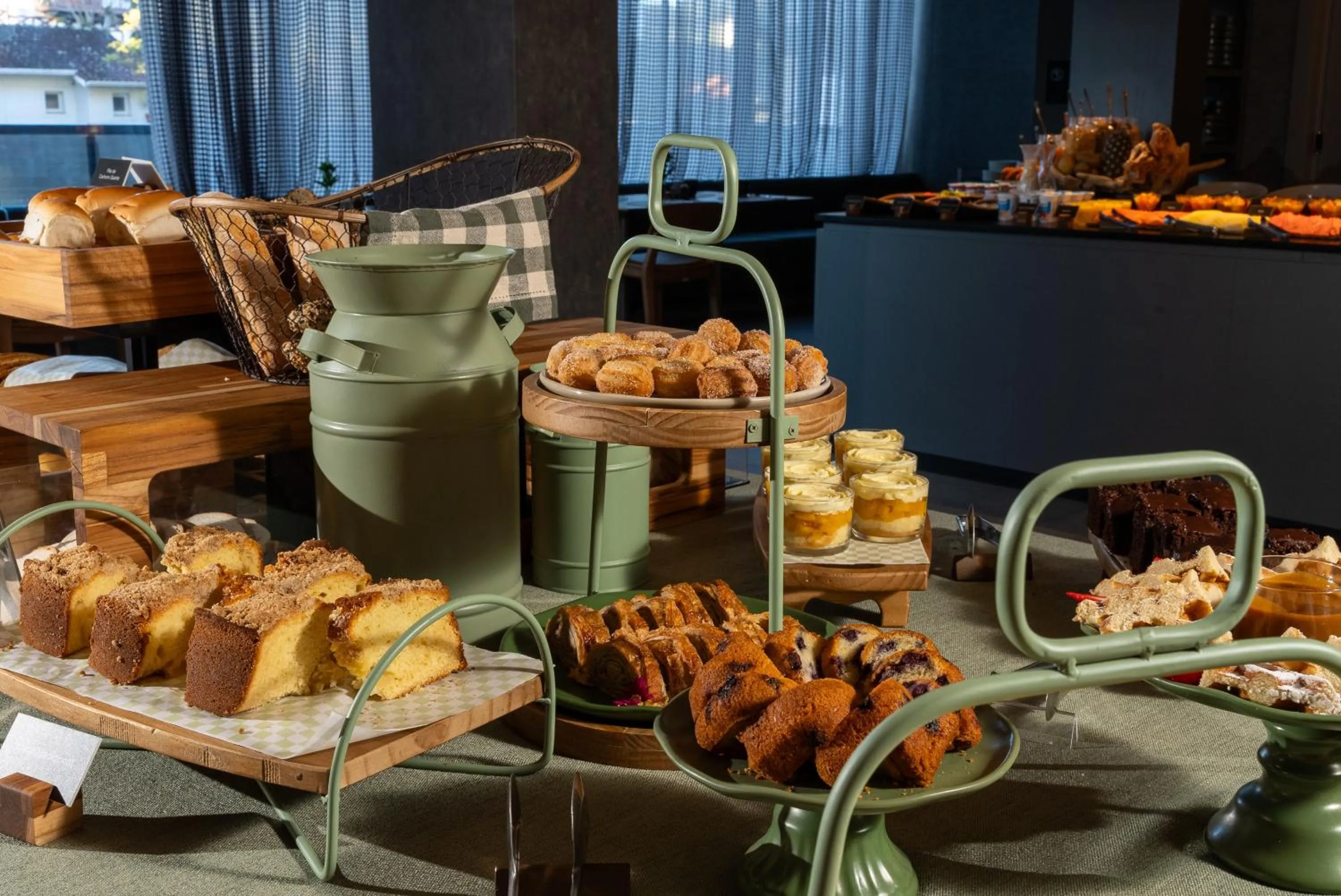 Breakfast in Laghetto Stilo Garden