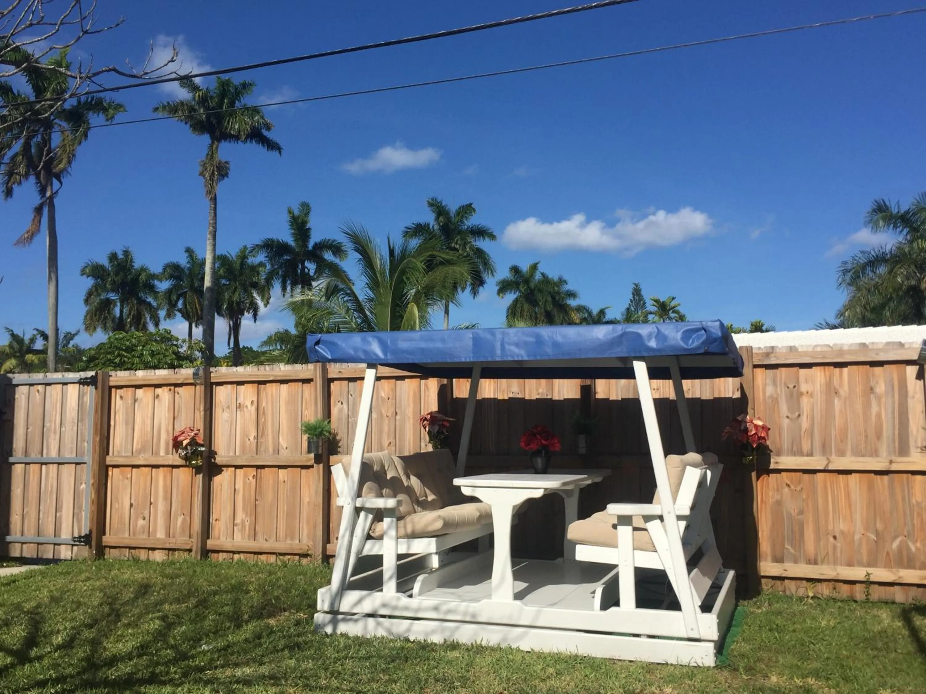 Inner courtyard view in Large 4BR, 4BA House Beach, Entertainment, Nightlife