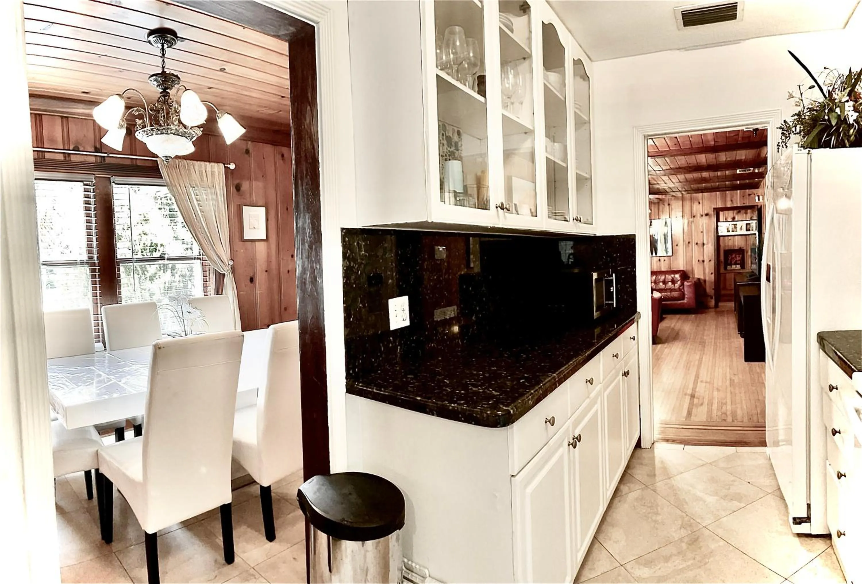 Large 4BR, 4BA House Beach, Entertainment, Nightlife