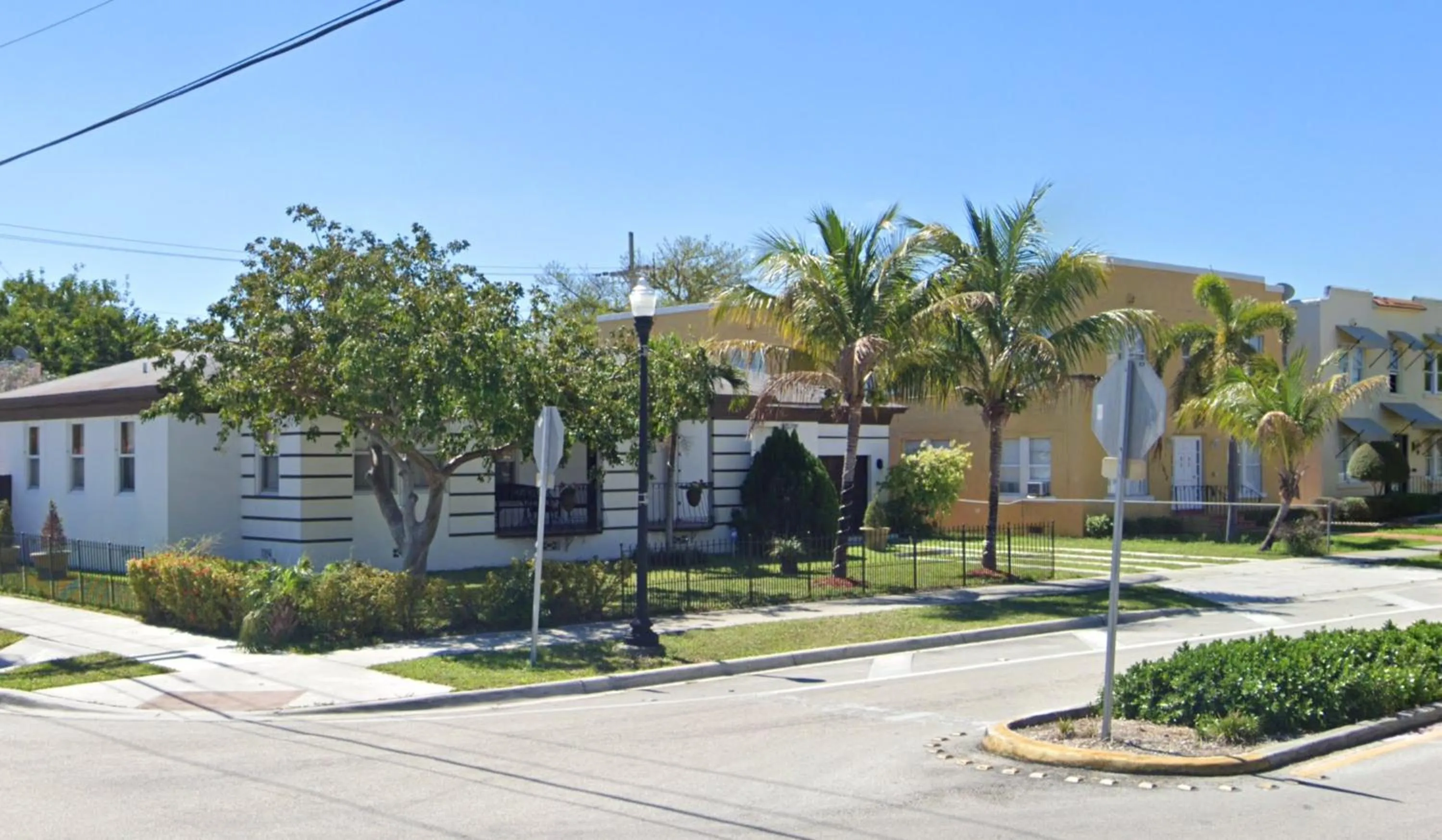 Facade/entrance in Large 4BR, 4BA House Beach, Entertainment, Nightlife