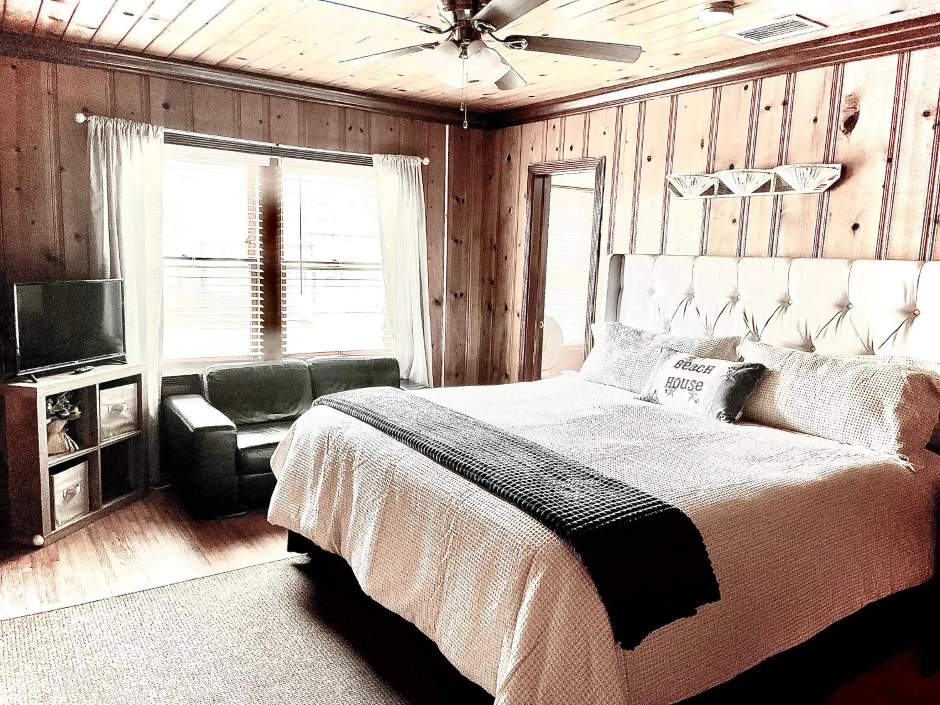 Large 4BR, 4BA House Beach, Entertainment, Nightlife