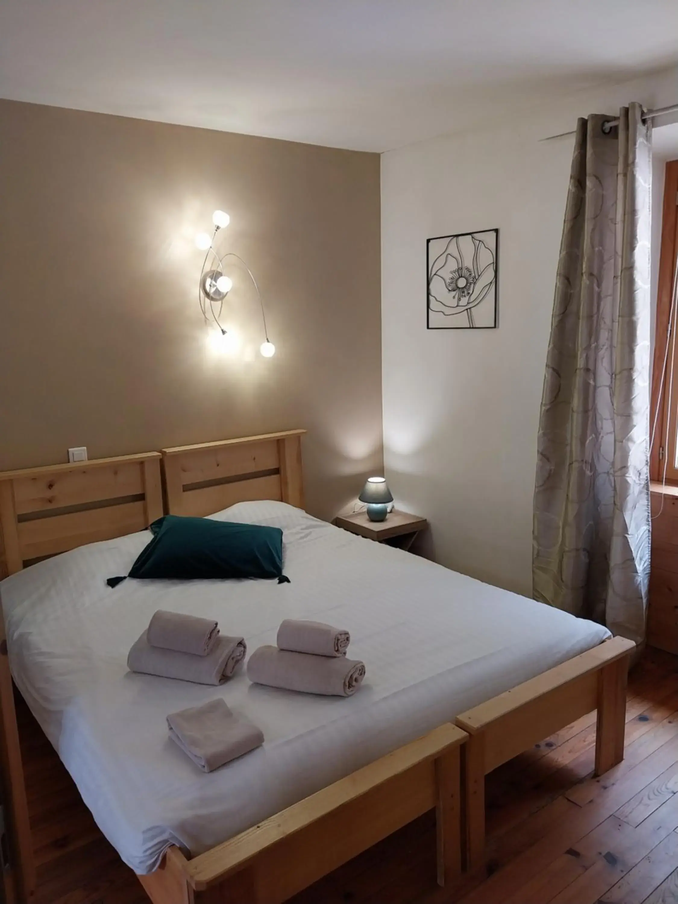 Double Room with Terrace - single occupancy in Auberge de Portout Double Room with Terrace - single occupancy in Auberge de Portout