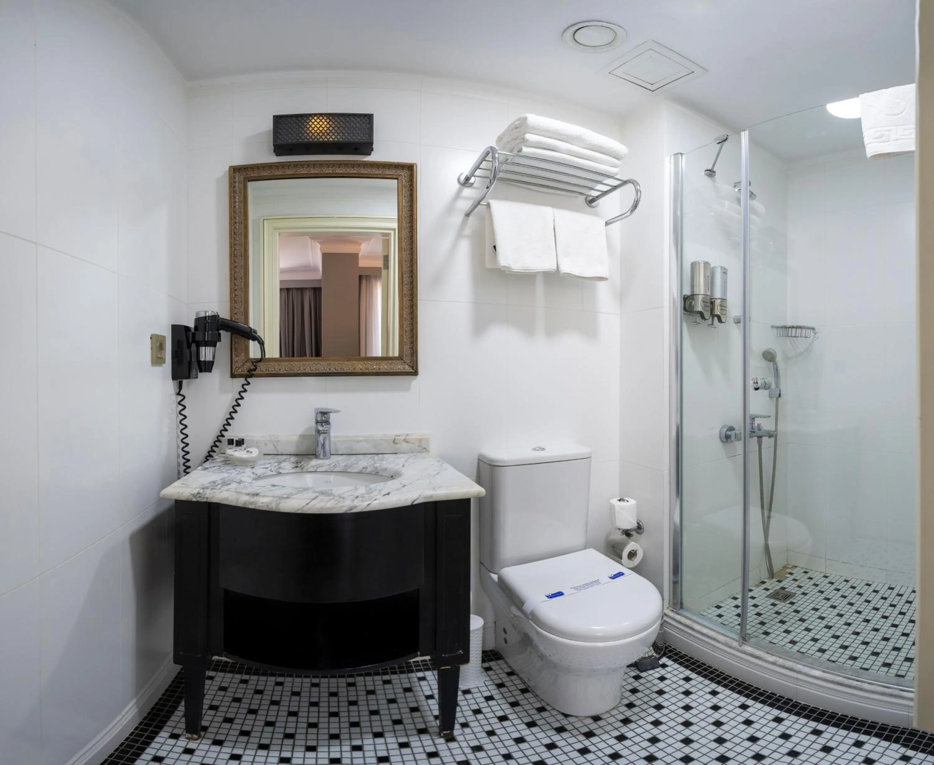 Bathroom in Raymond Blue Hotel