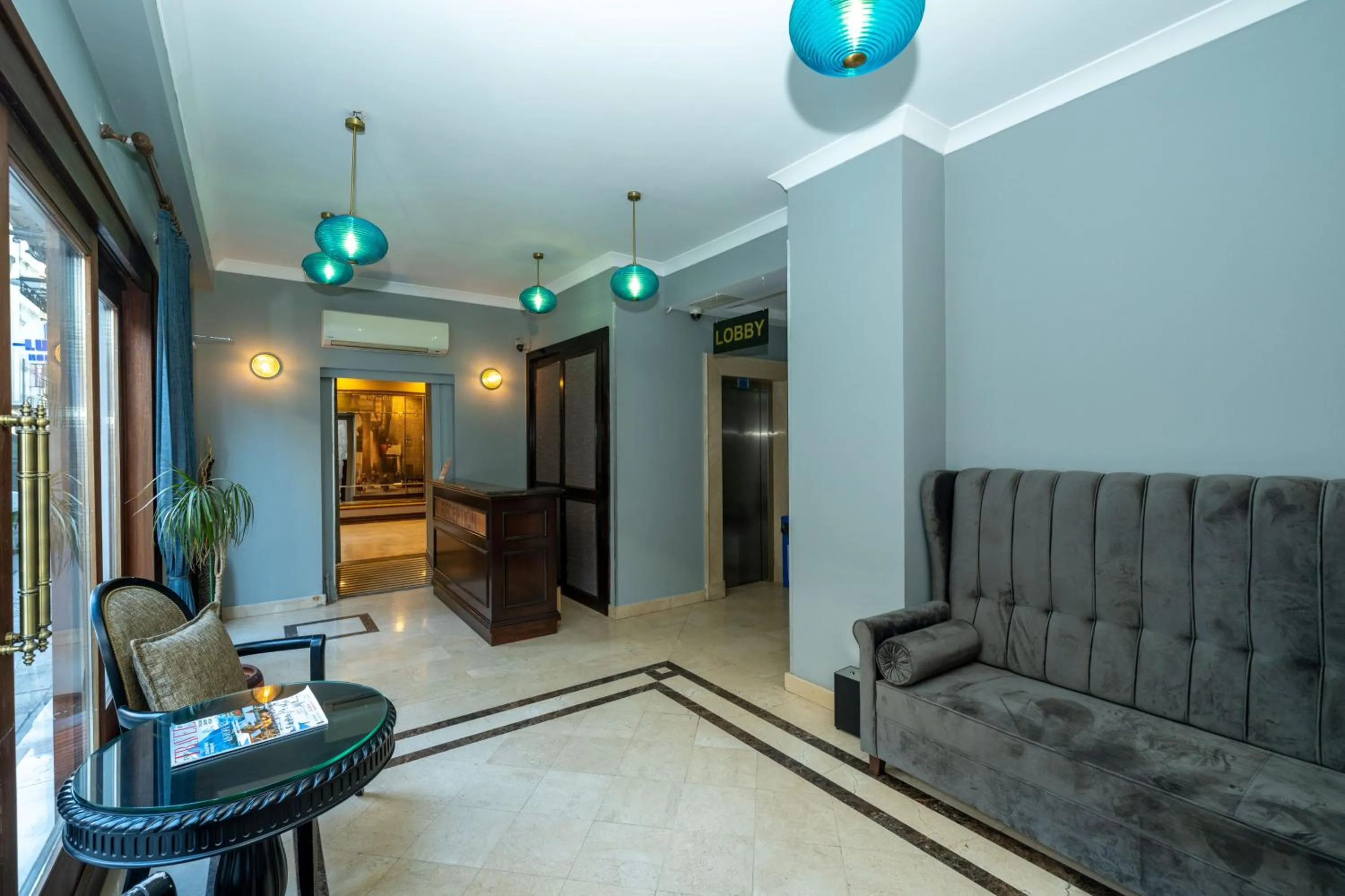 Lobby or reception in Raymond Blue Hotel