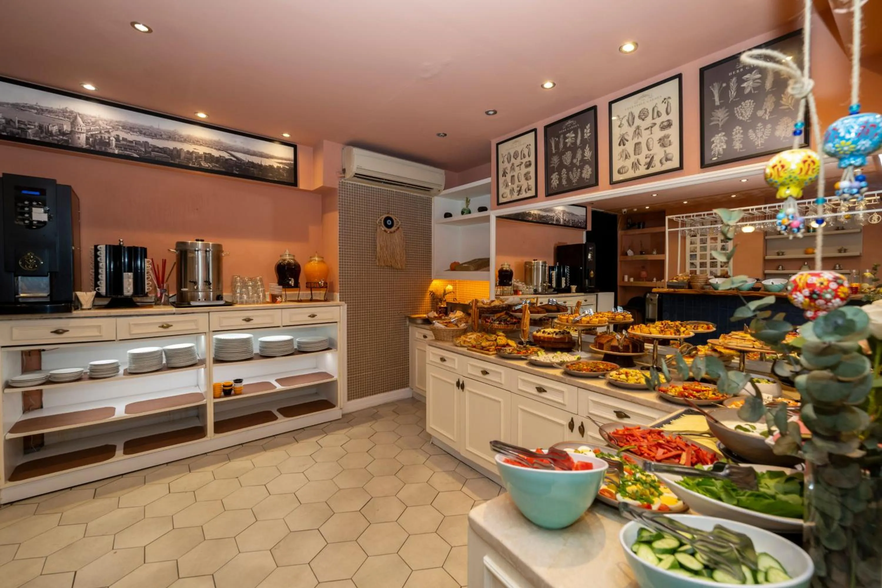 Breakfast in Raymond Blue Hotel