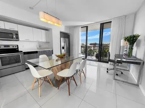 Skyline - One Bedroom Apartment w/Kitchen and Spacious Terrace in Bay Breeze Premium Apartments by Eskape Collection Skyline - One Bedroom Apartment w/Kitchen and Spacious Terrace in Bay Breeze Premium Apartments by Eskape Collection