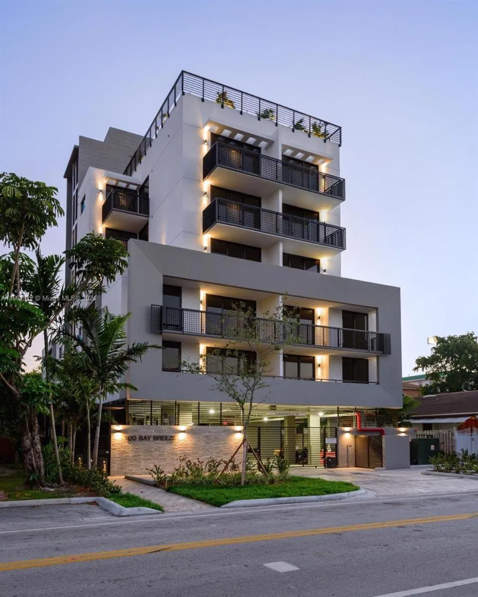 Property building in Bay Breeze Premium Apartments by Eskape Collection