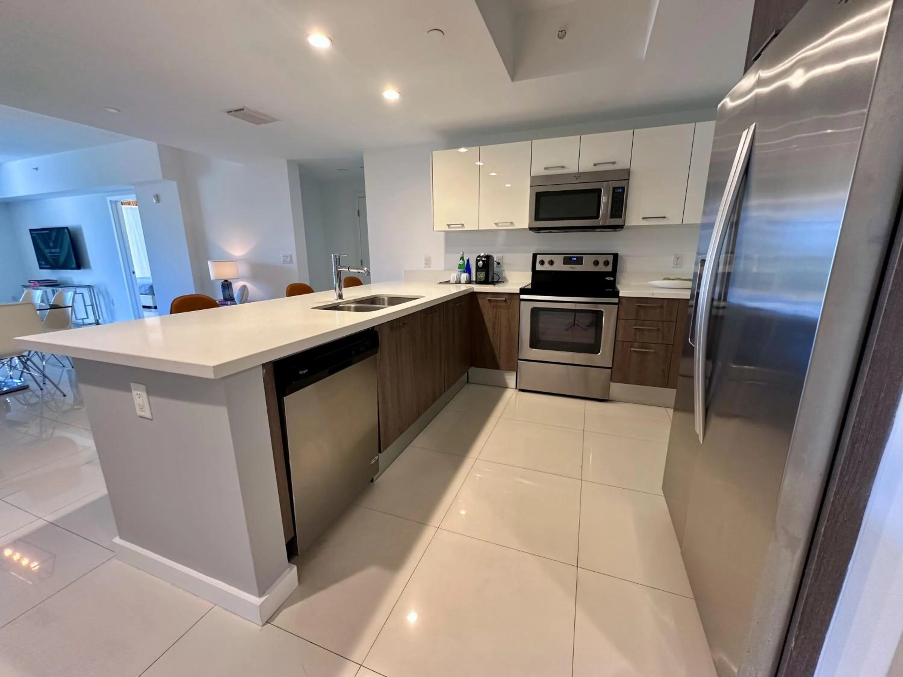 Kitchen or kitchenette in Bay Breeze Premium Apartments by Eskape Collection