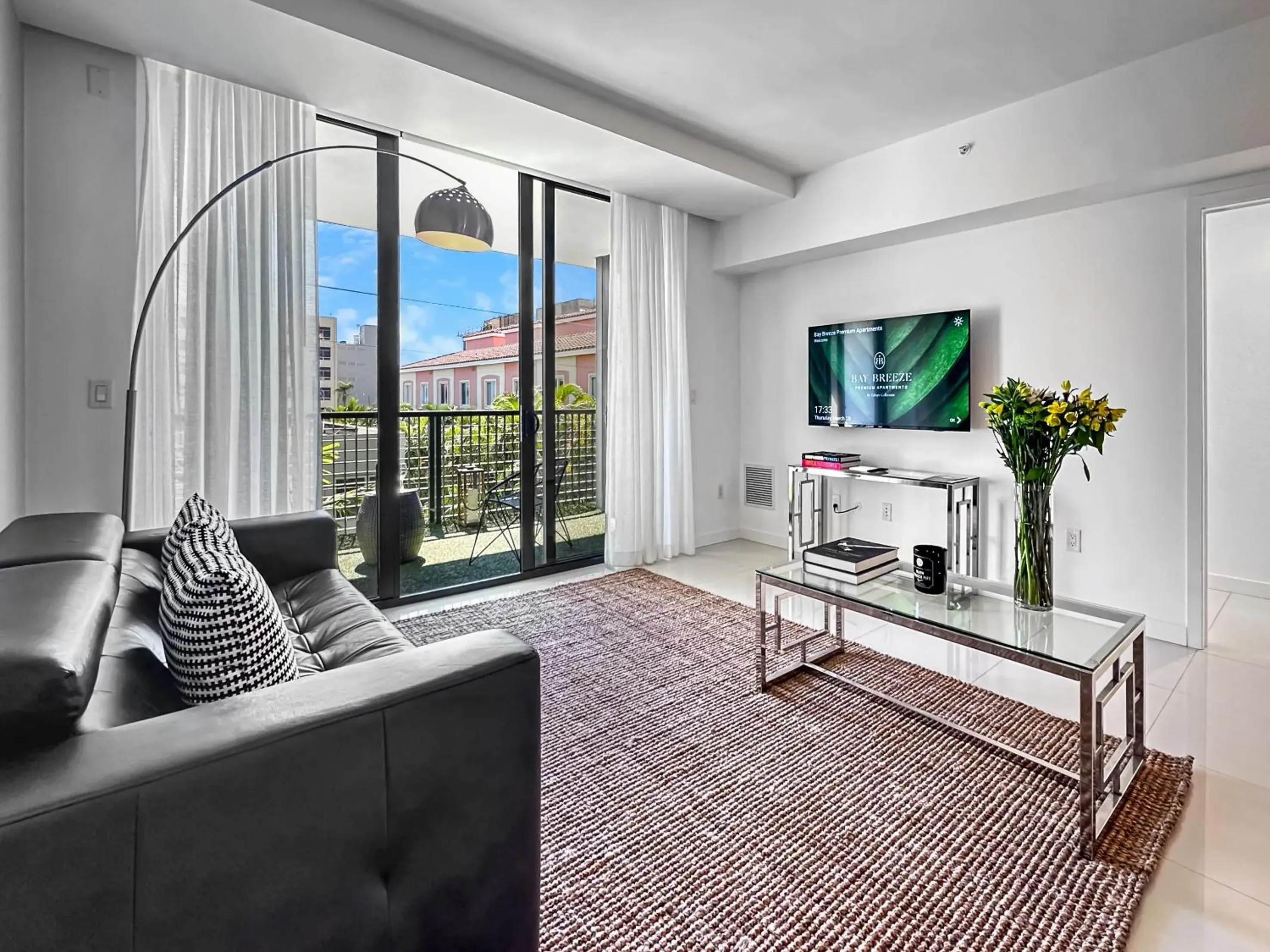 Skyline - One Bedroom Apartment w/Kitchen and Spacious Terrace in Bay Breeze Premium Apartments by Eskape Collection Skyline - One Bedroom Apartment w/Kitchen and Spacious Terrace in Bay Breeze Premium Apartments by Eskape Collection