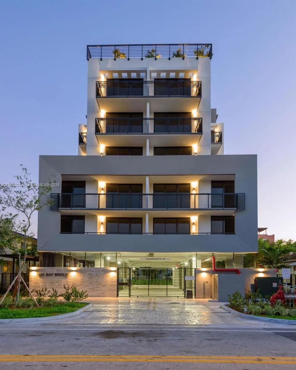 Property building in Bay Breeze Premium Apartments by Eskape Collection
