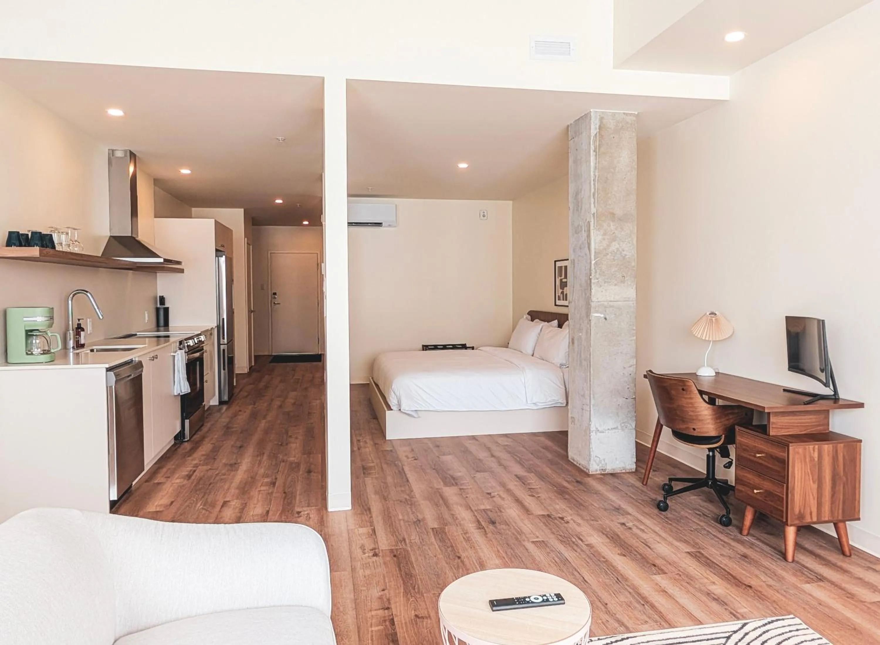 Photo of the whole room, Bed in Terminus Hôtel