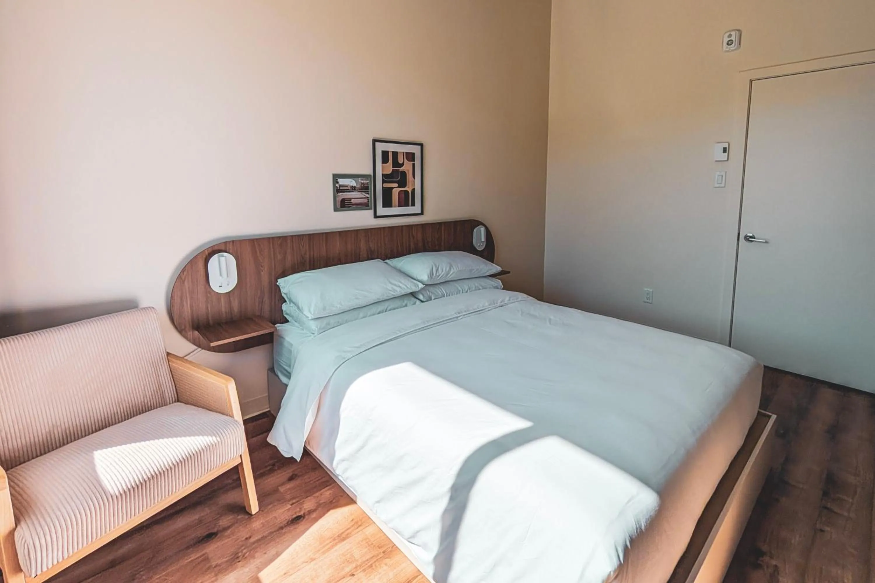 Bed in Terminus Hôtel