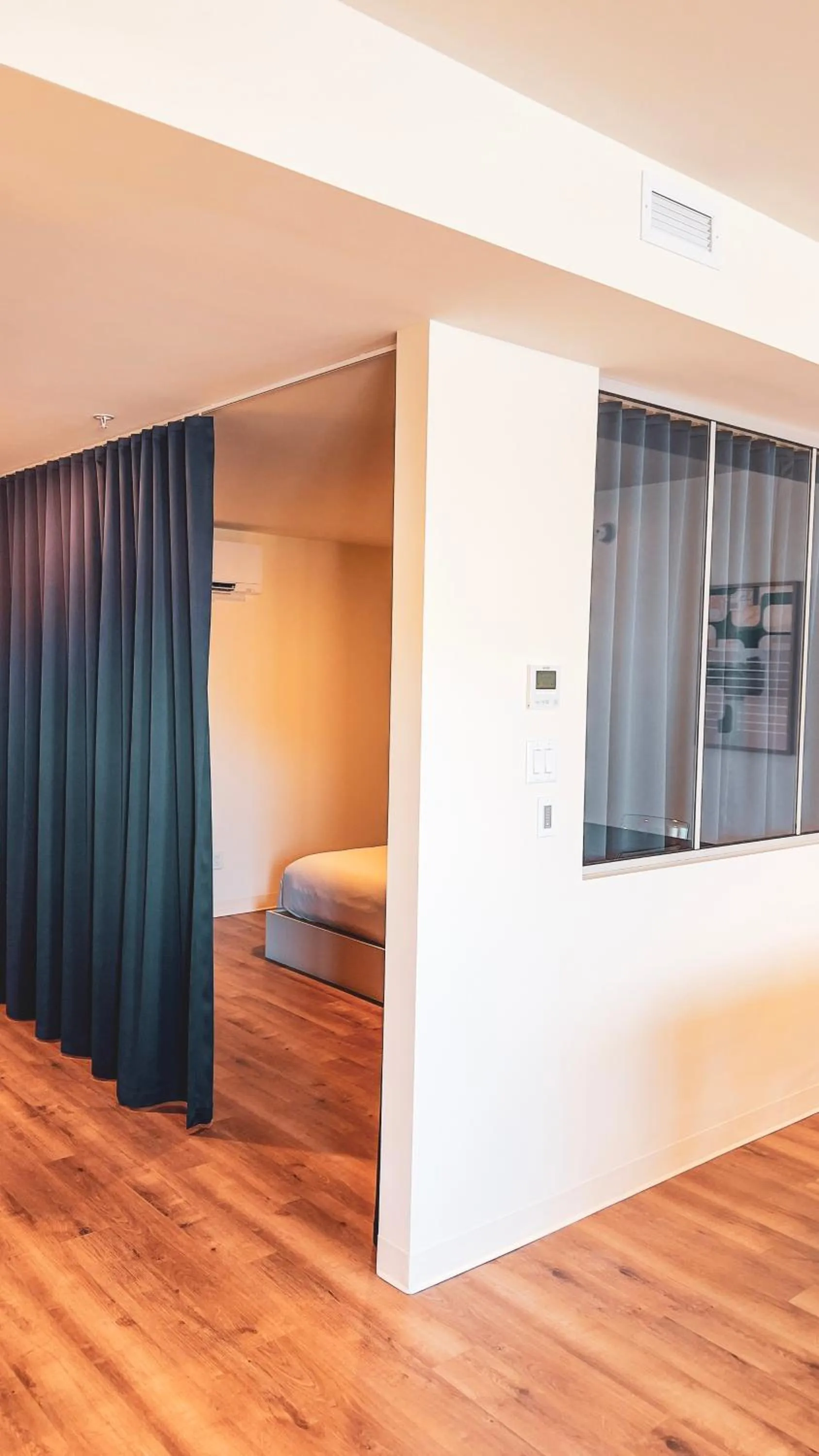 Photo of the whole room, Bed in Terminus Hôtel