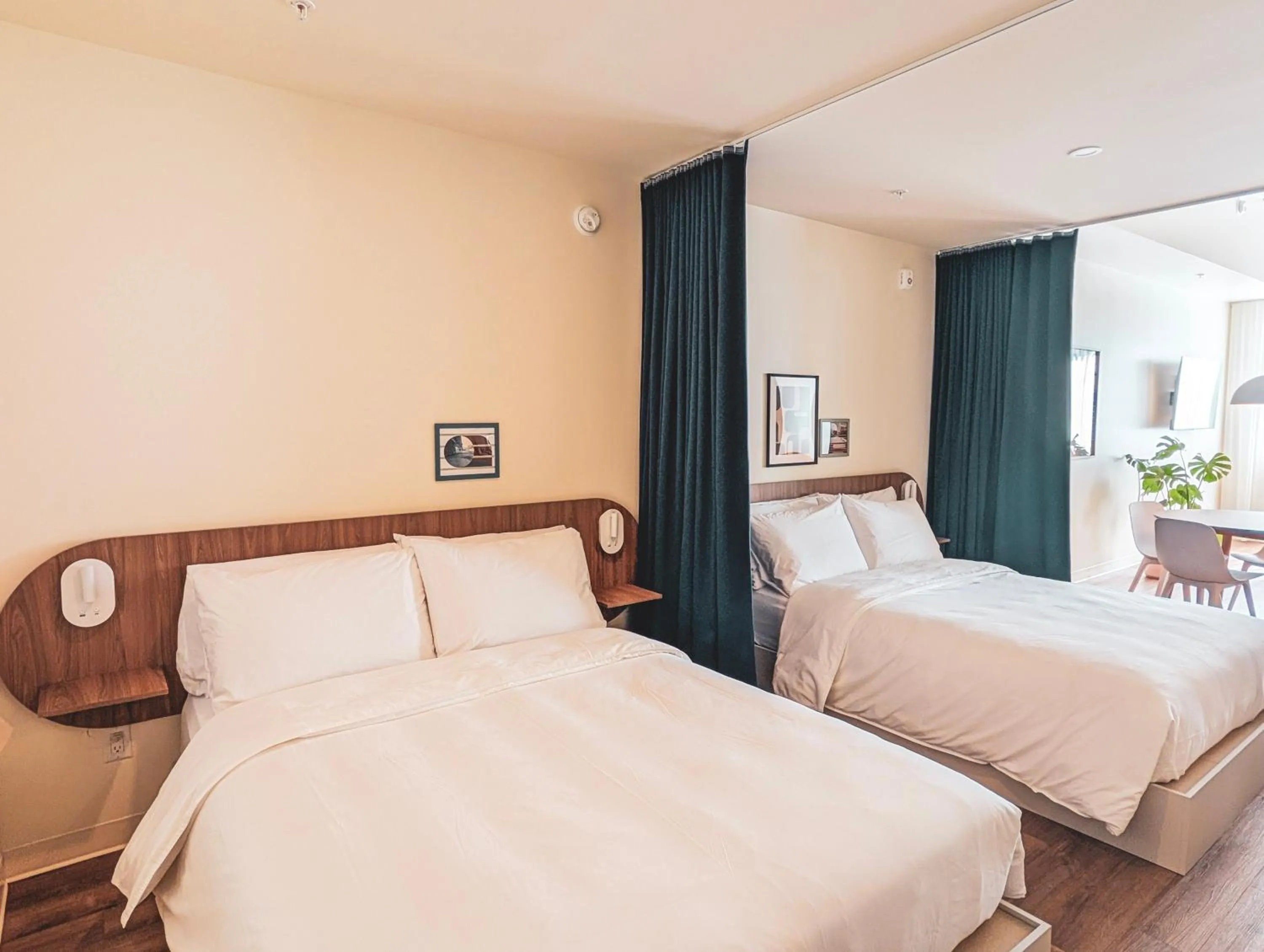 Bedroom, Bed in Terminus Hôtel