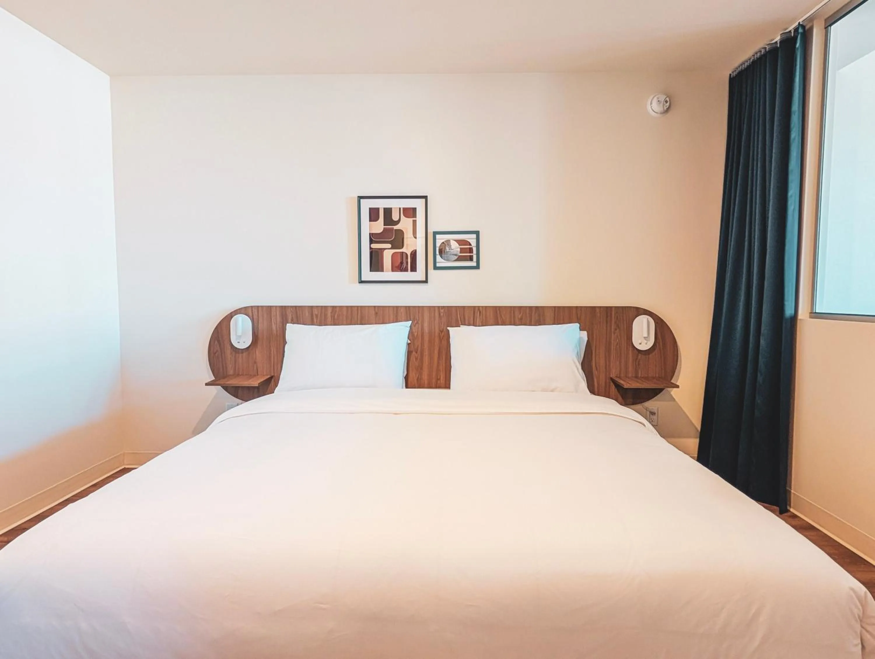 Bed in Terminus Hôtel