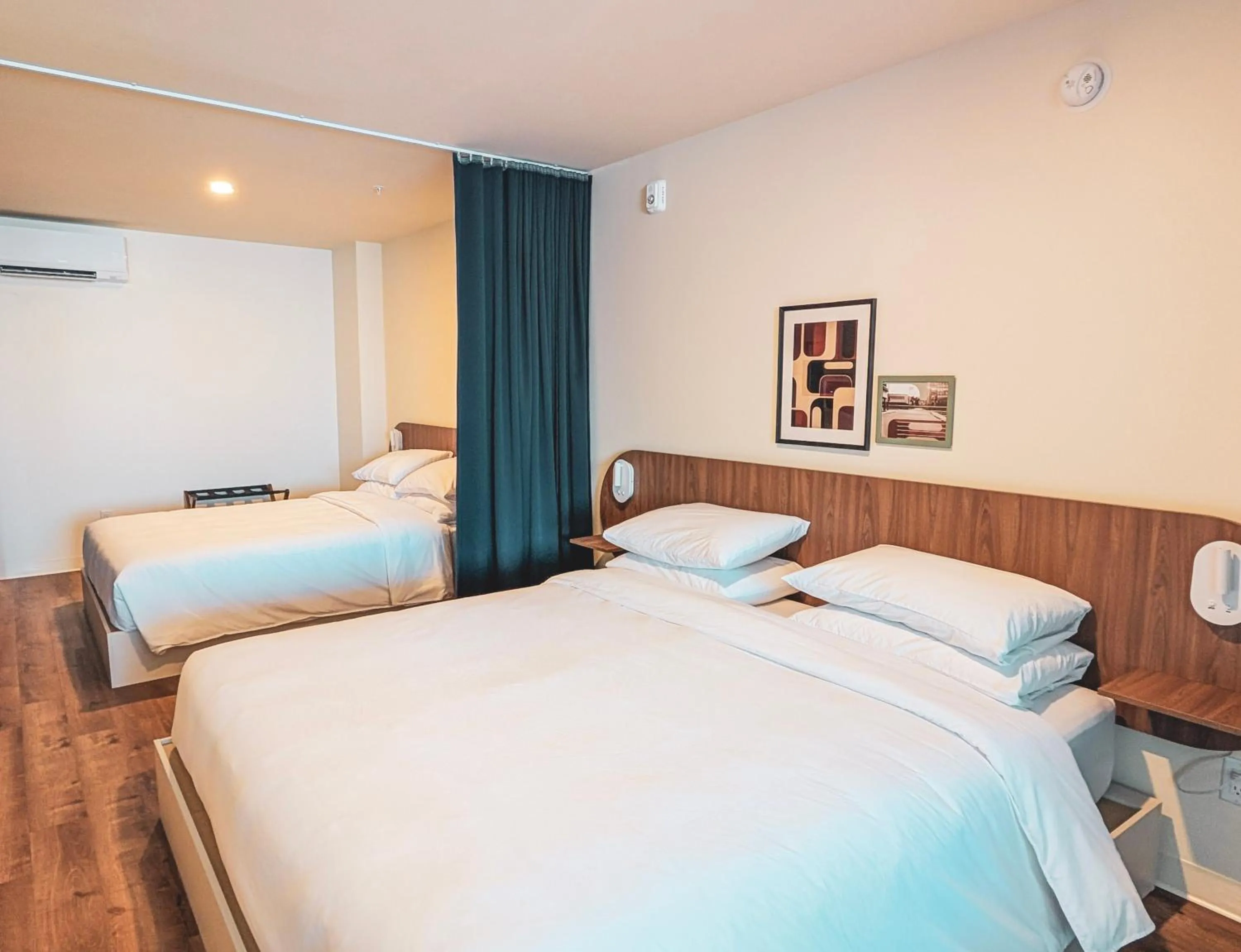 Bed in Terminus Hôtel