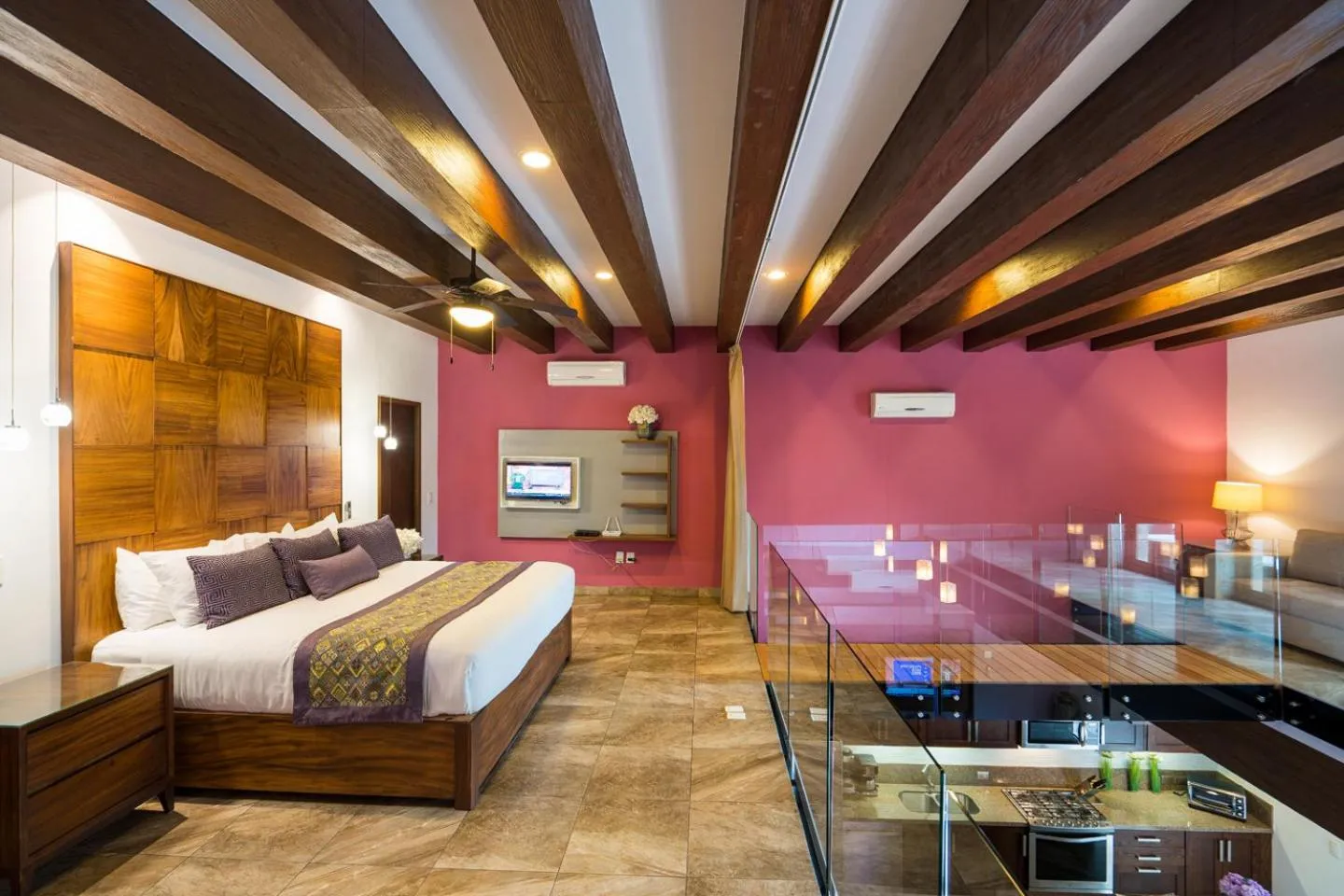 Bedroom, Bed in Pinnacle Resorts 220