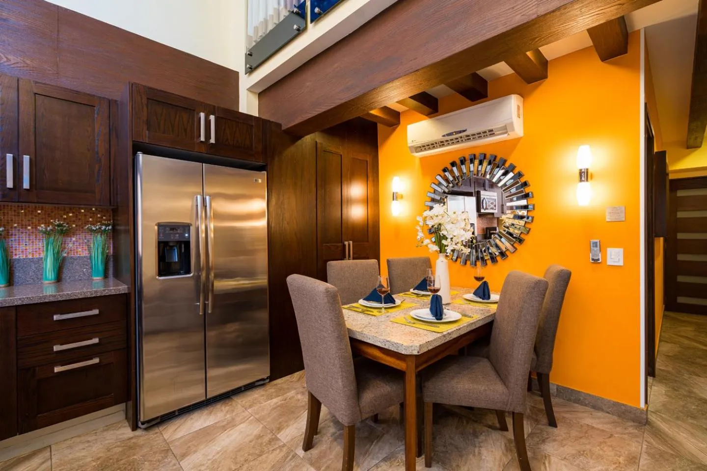 Dining area in Pinnacle Resorts 220