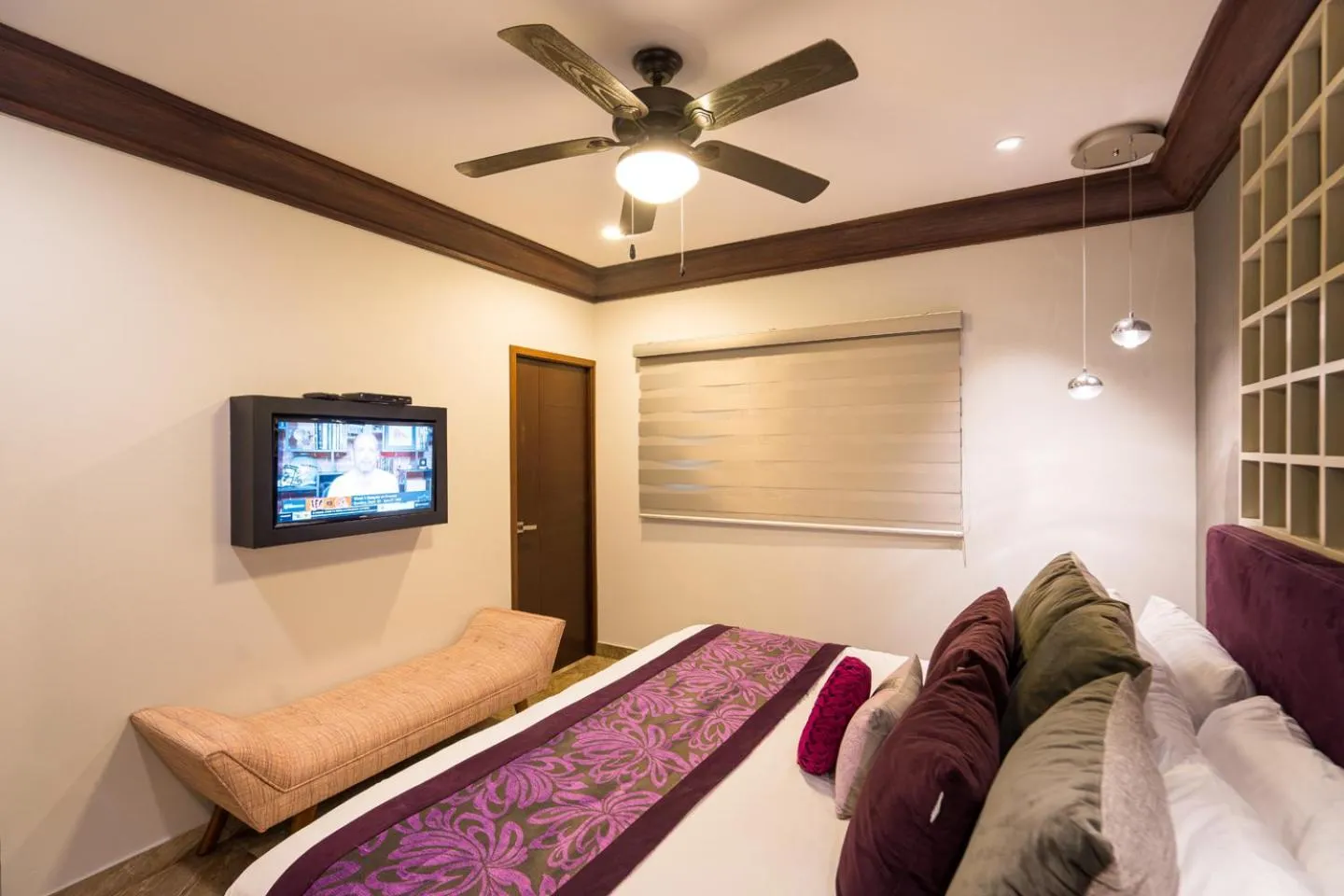 Bed in Pinnacle Resorts 220