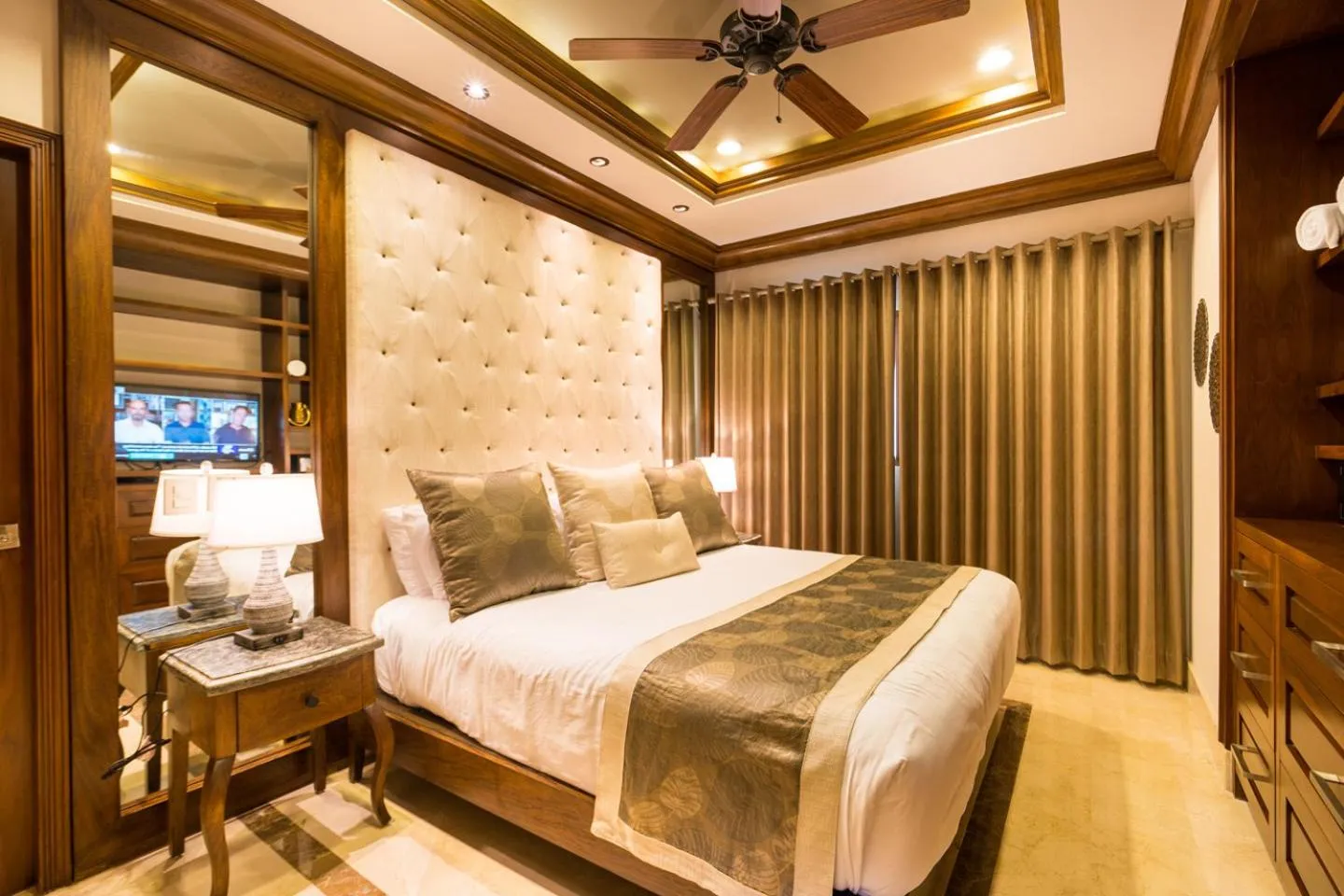 Bed in Pinnacle Resorts 220