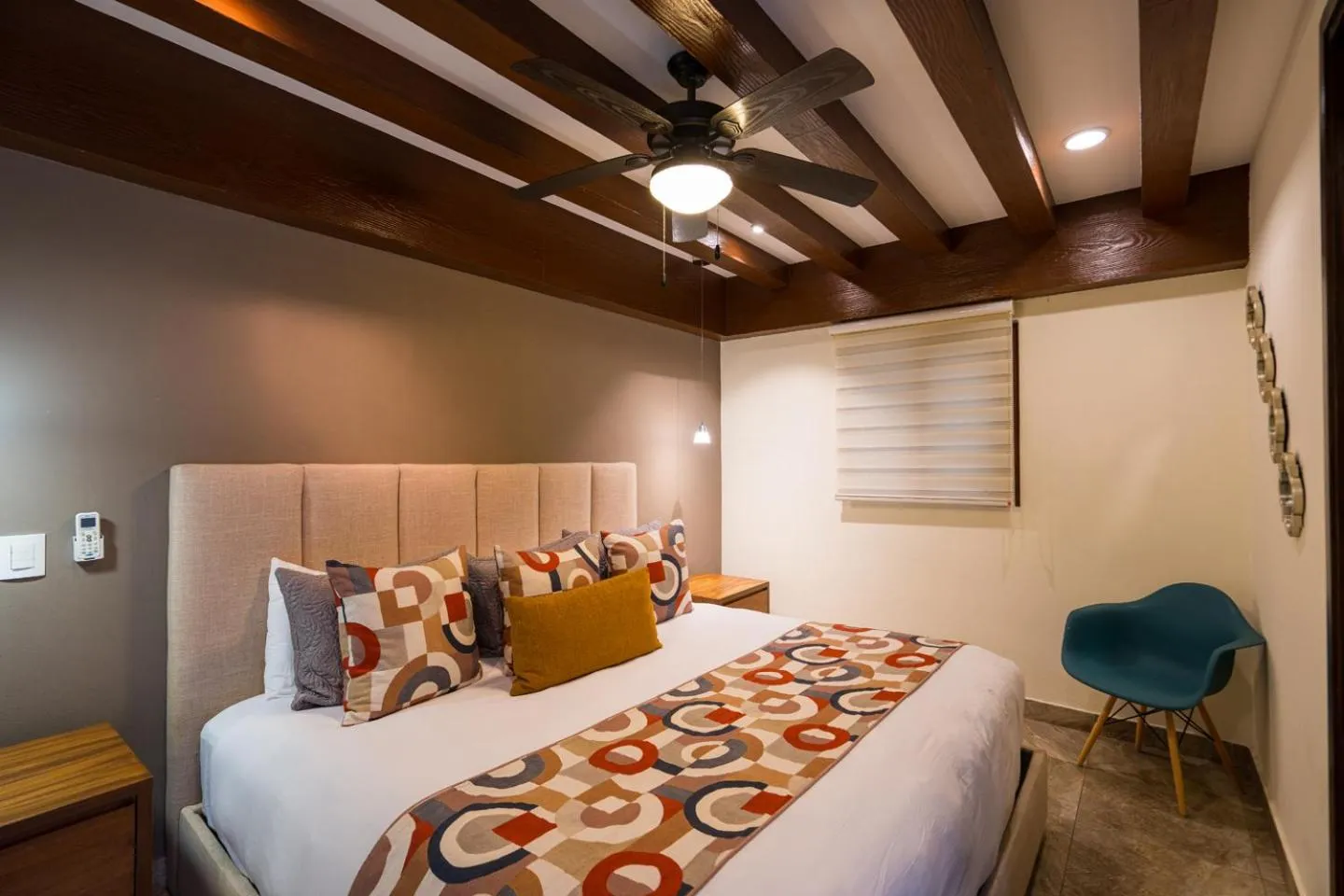 Bedroom, Bed in Pinnacle Resorts 220