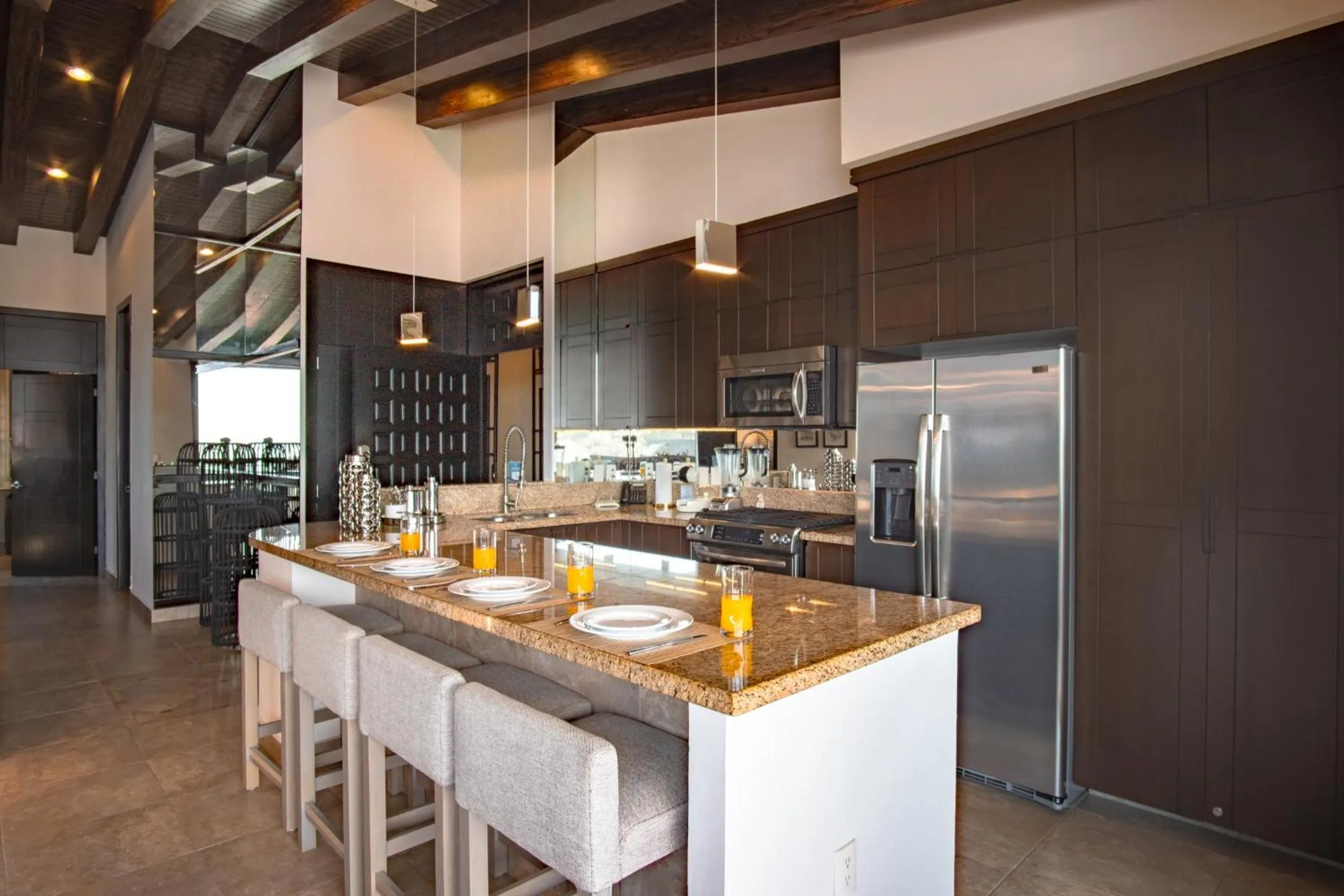 Kitchen or kitchenette in Pinnacle Resorts 180